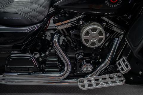 2016 Harley-Davidson CVO™ Street Glide® in Jacksonville, Florida - Photo 8