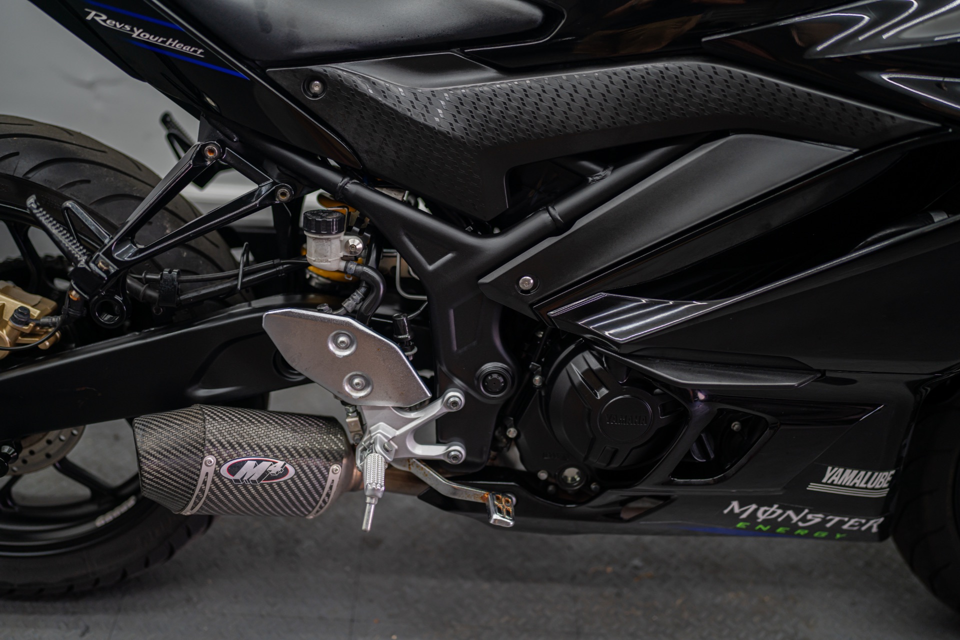 2021 Yamaha YZF-R3 Monster Energy Yamaha MotoGP Edition in Jacksonville, Florida - Photo 8