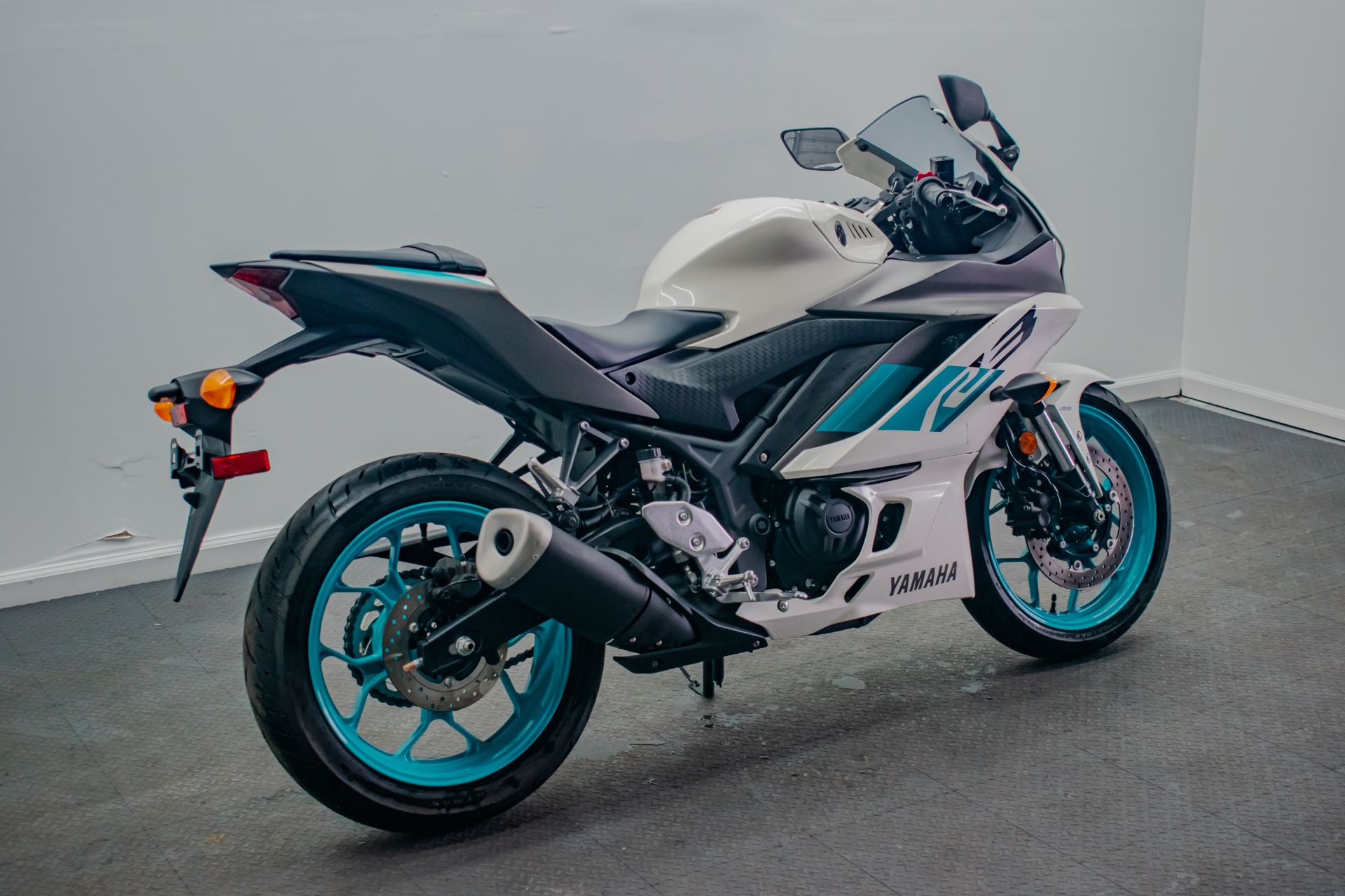 2024 Yamaha YZF-R3 in Jacksonville, Florida - Photo 4