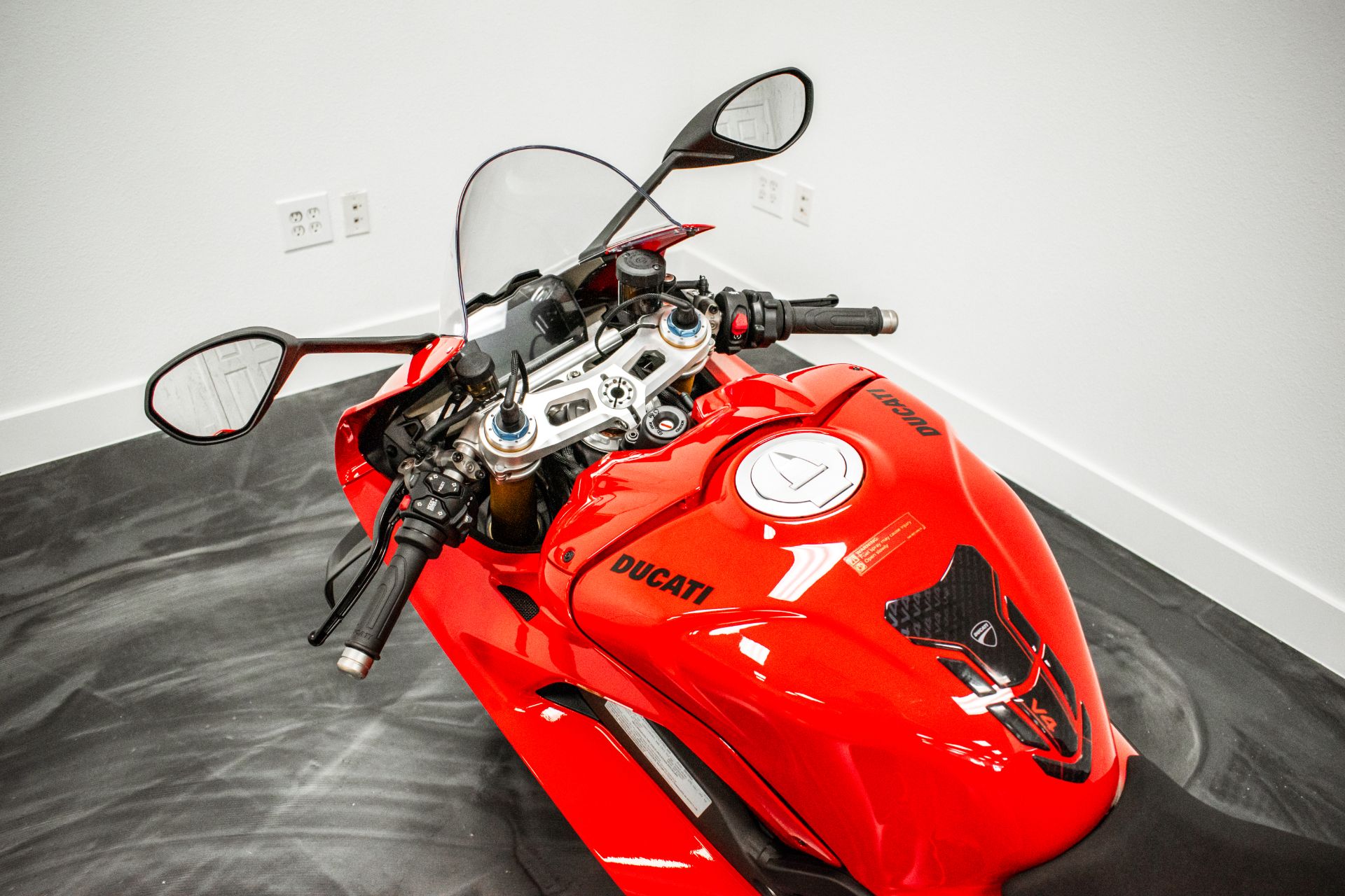 2023 Ducati Panigale V4 S in Jacksonville, Florida - Photo 16