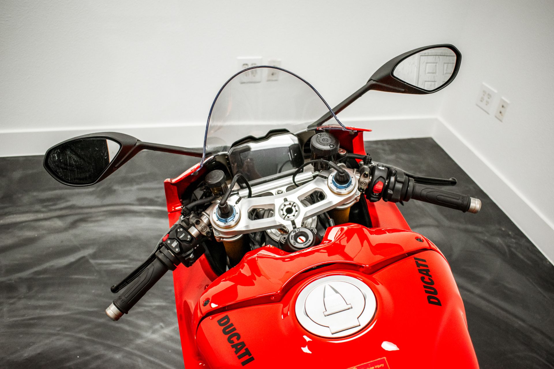 2023 Ducati Panigale V4 S in Jacksonville, Florida - Photo 18