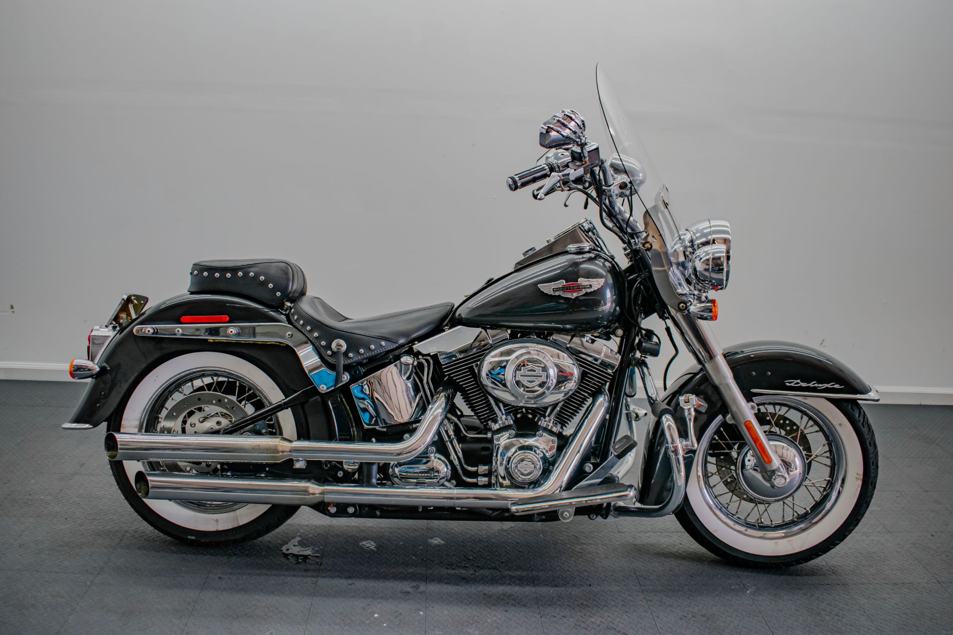 2007 Harley-Davidson Softail® Deluxe in Jacksonville, Florida - Photo 2