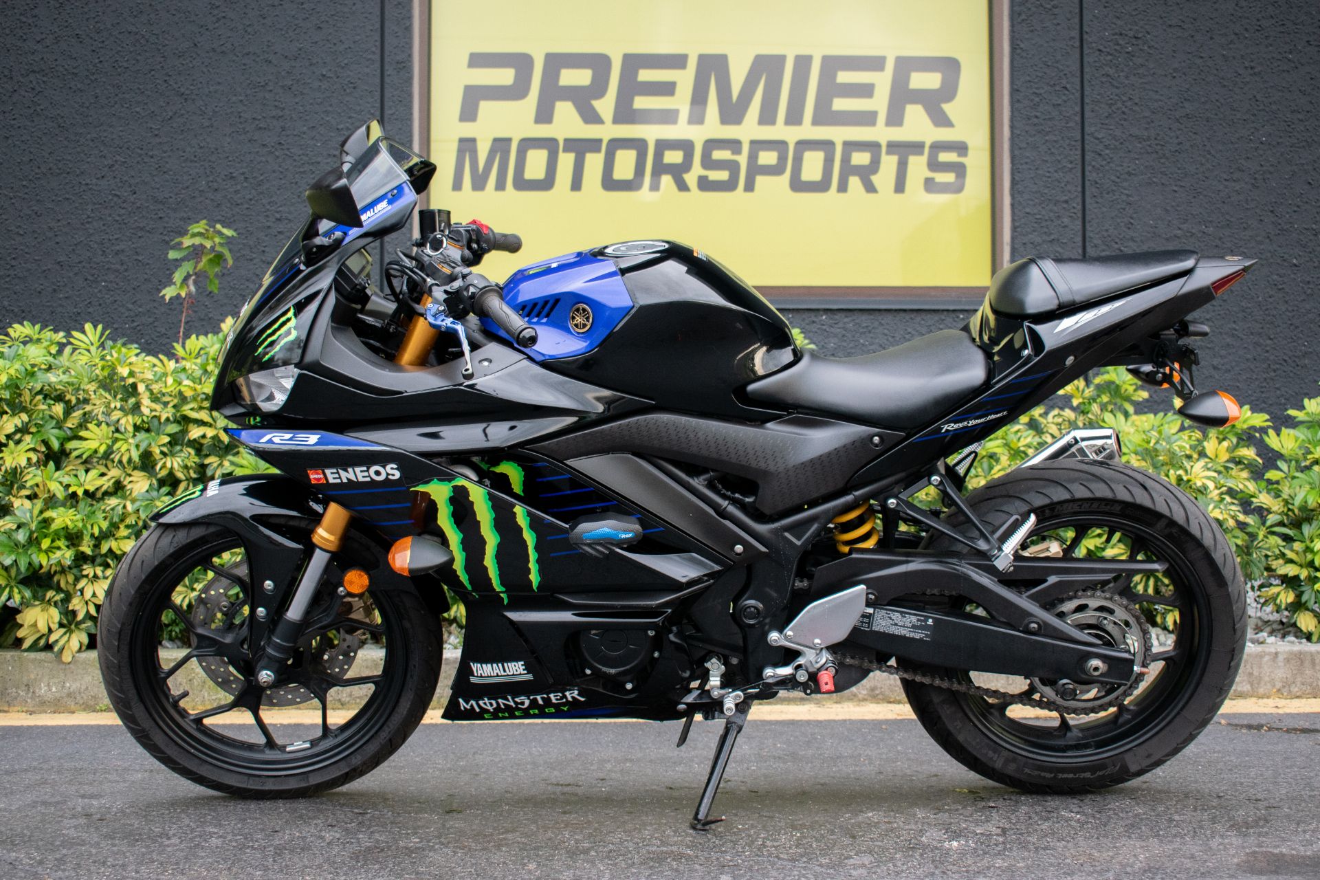 2020 Yamaha YZF-R3 Monster Energy Yamaha MotoGP Edition in Jacksonville, Florida - Photo 9