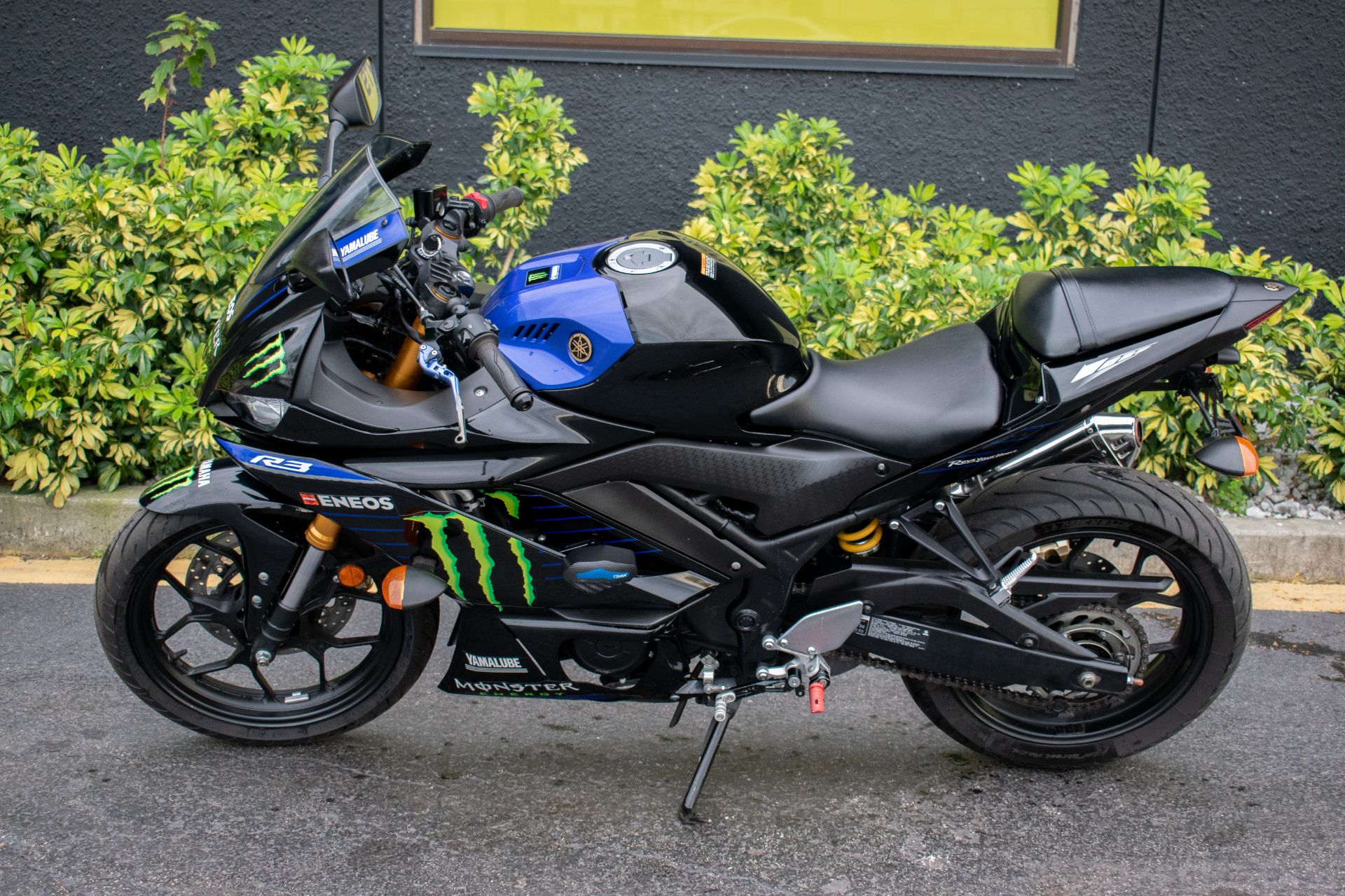 2020 Yamaha YZF-R3 Monster Energy Yamaha MotoGP Edition in Jacksonville, Florida - Photo 11