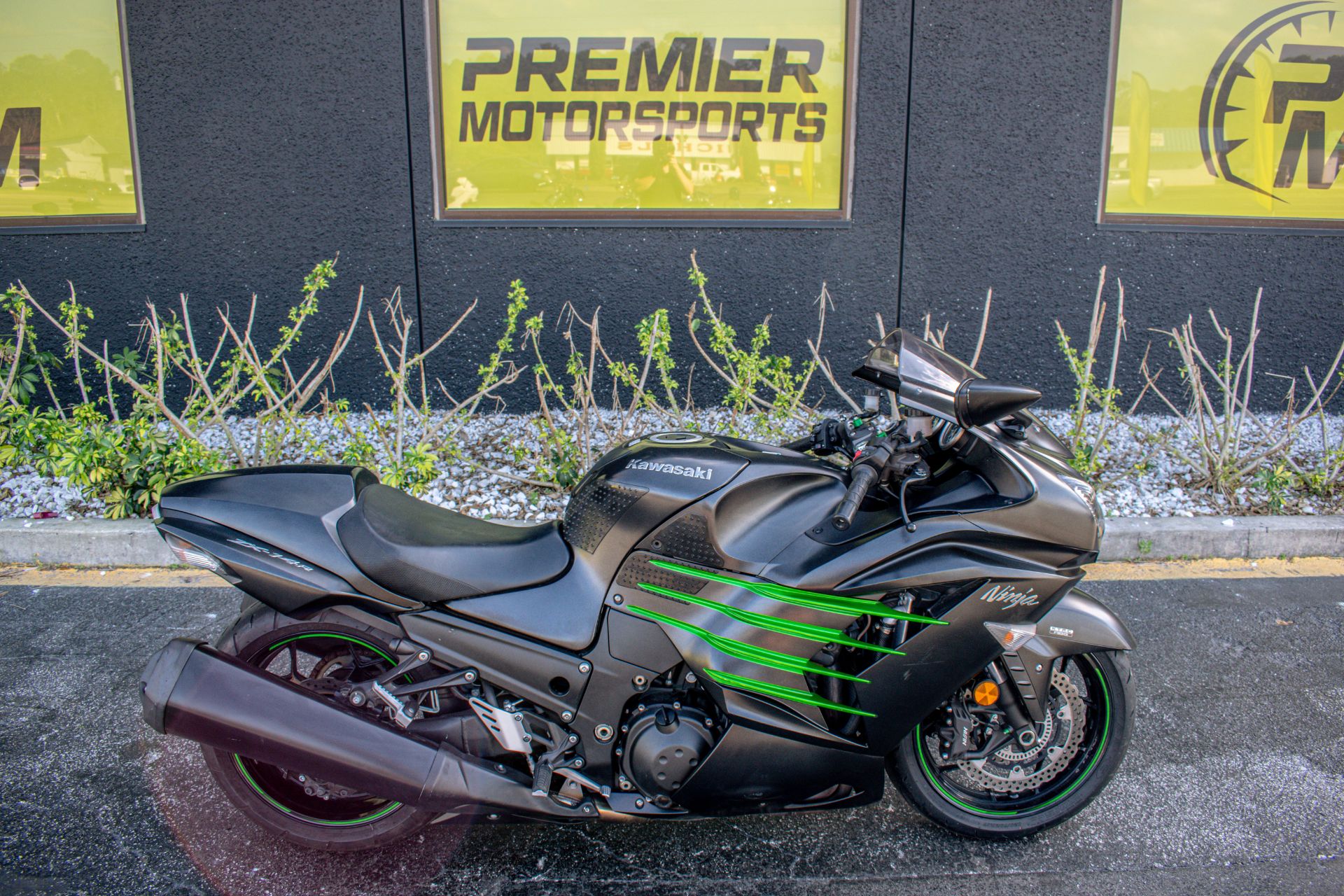 2015 Kawasaki Ninja® ZX™-14R ABS in Jacksonville, Florida - Photo 2