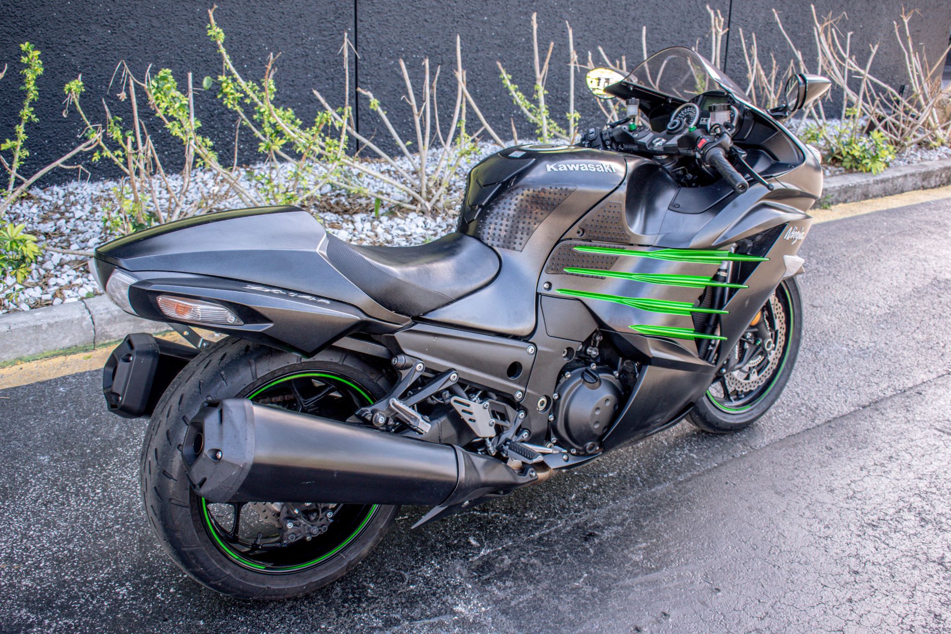 2015 Kawasaki Ninja® ZX™-14R ABS in Jacksonville, Florida - Photo 4