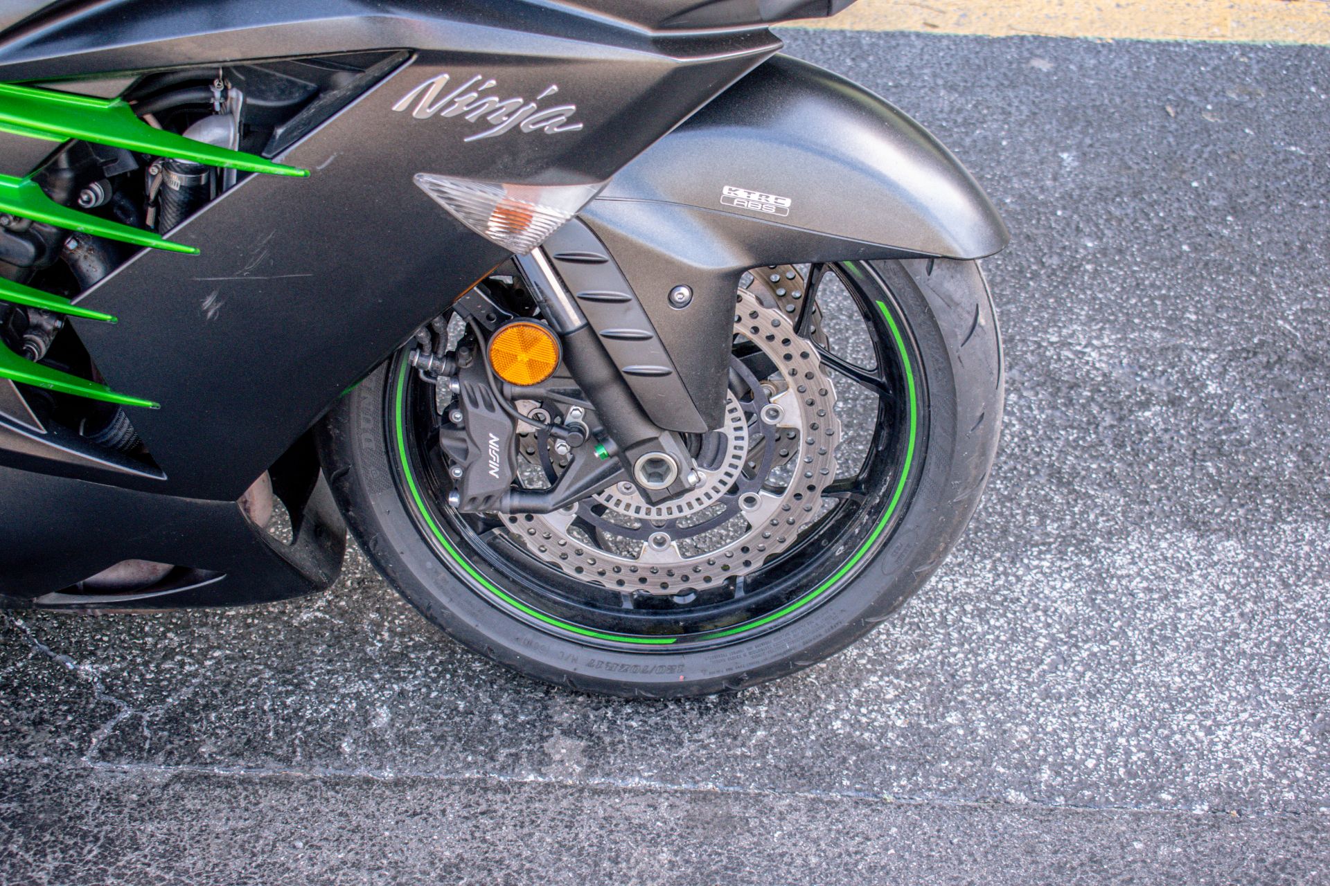 2015 Kawasaki Ninja® ZX™-14R ABS in Jacksonville, Florida - Photo 7
