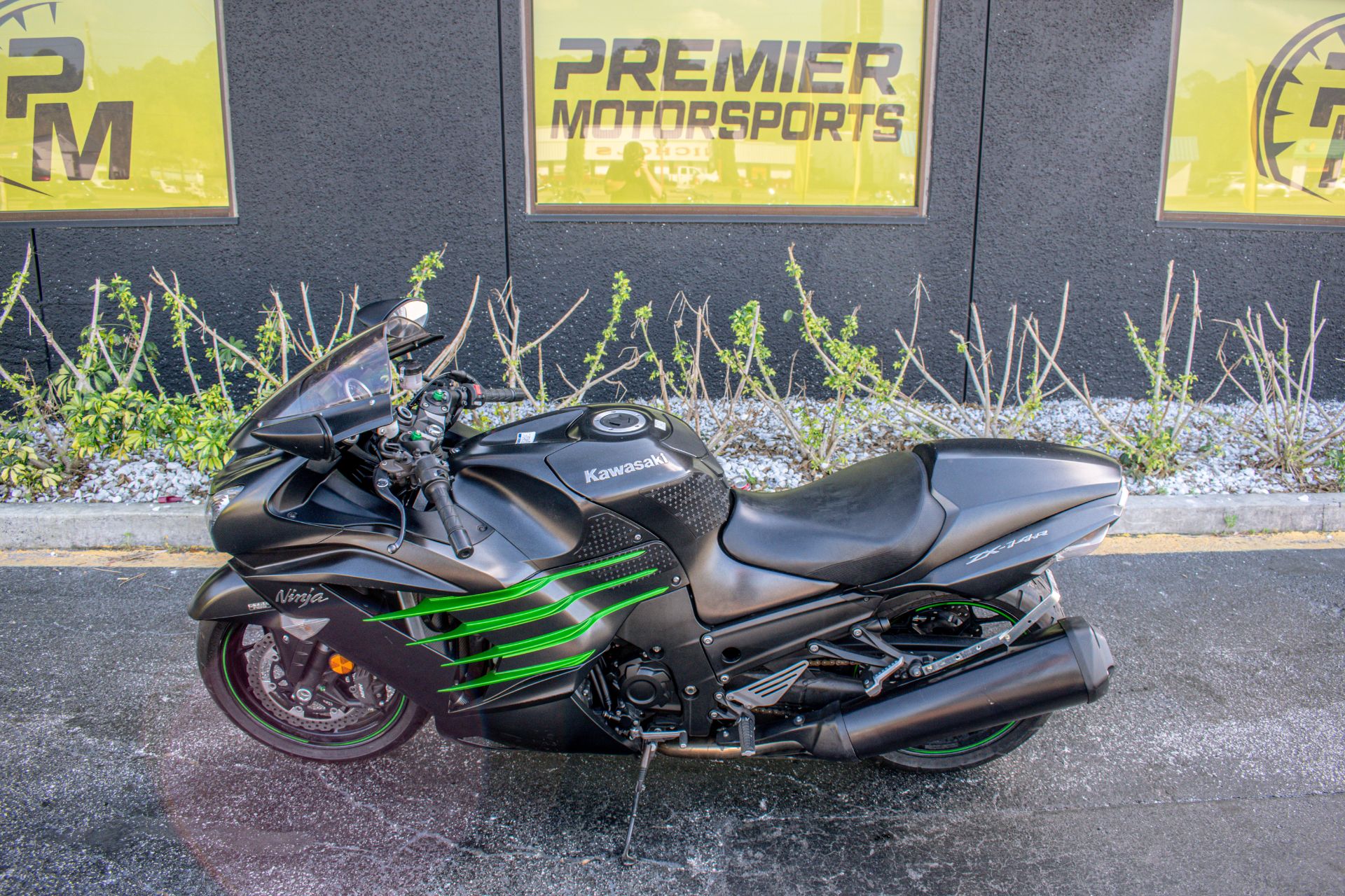 2015 Kawasaki Ninja® ZX™-14R ABS in Jacksonville, Florida - Photo 13