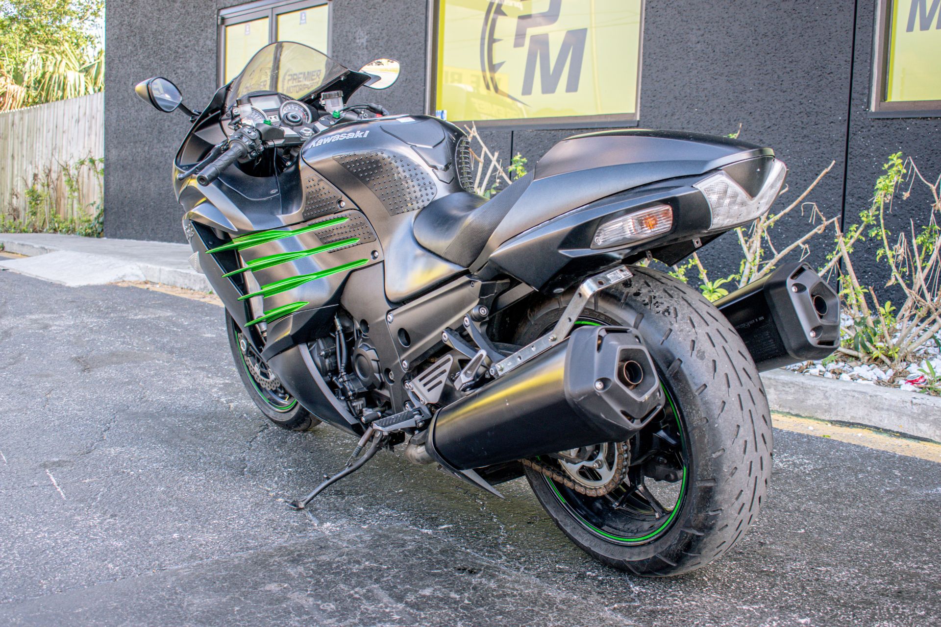 2015 Kawasaki Ninja® ZX™-14R ABS in Jacksonville, Florida - Photo 16