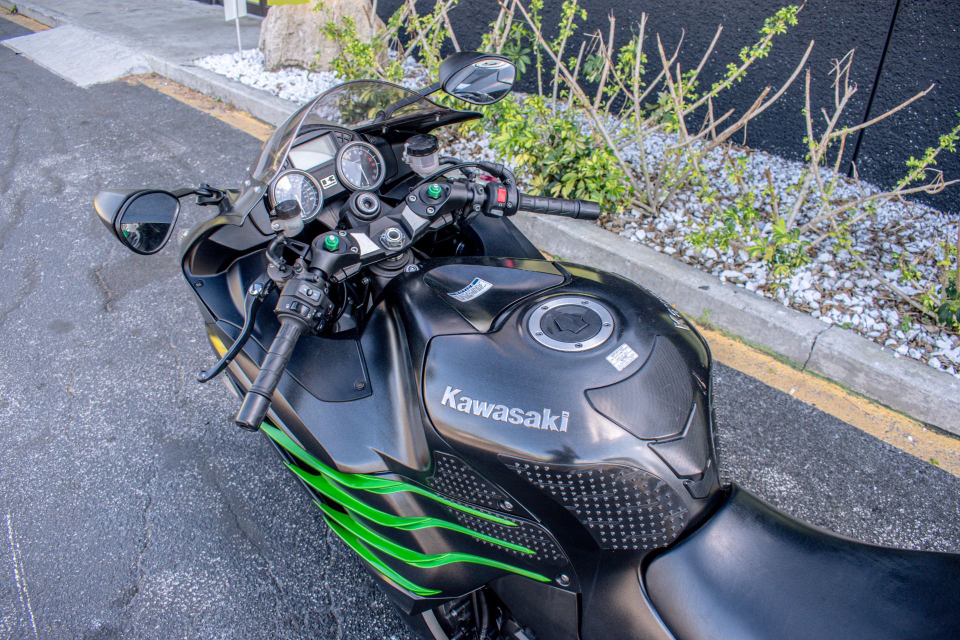 2015 Kawasaki Ninja® ZX™-14R ABS in Jacksonville, Florida - Photo 22