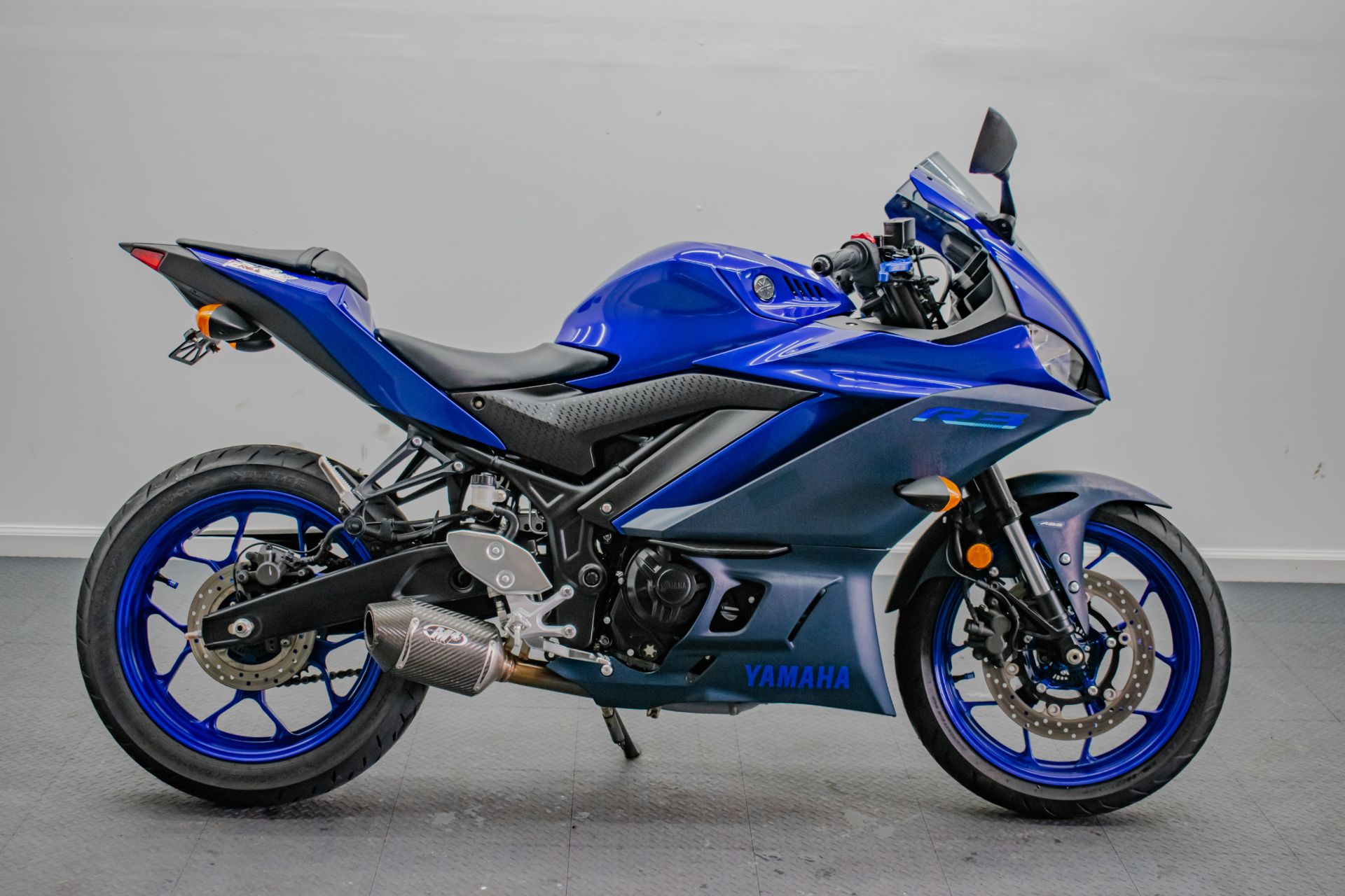 2023 Yamaha YZF-R3 ABS in Jacksonville, Florida - Photo 2