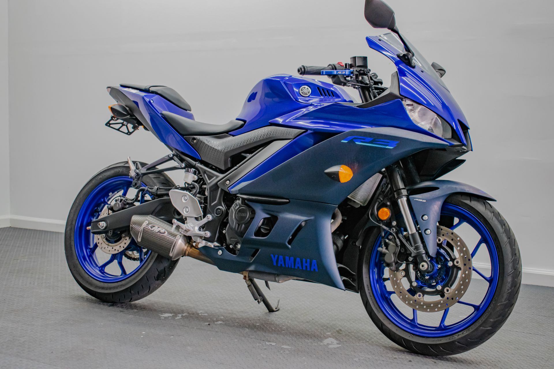 2023 Yamaha YZF-R3 ABS in Jacksonville, Florida - Photo 5
