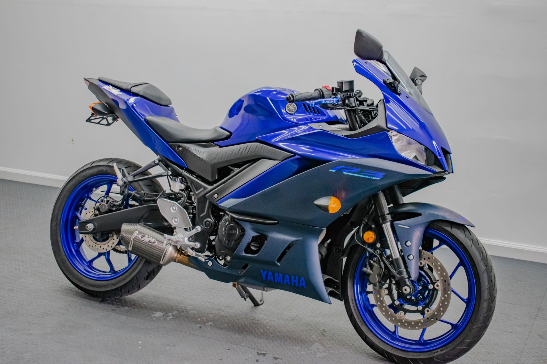 2023 Yamaha YZF-R3 ABS in Jacksonville, Florida - Photo 6