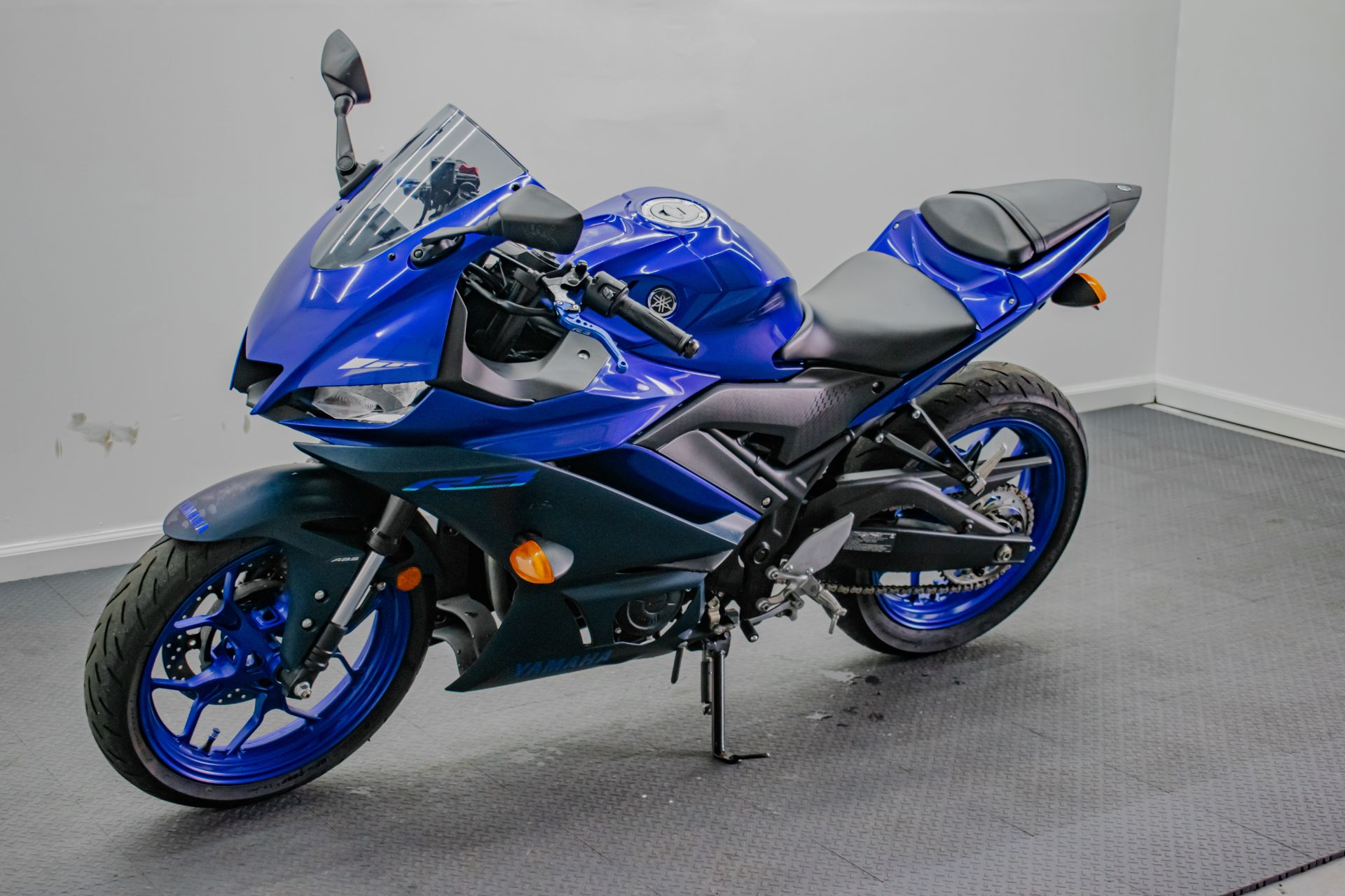 2023 Yamaha YZF-R3 ABS in Jacksonville, Florida - Photo 13