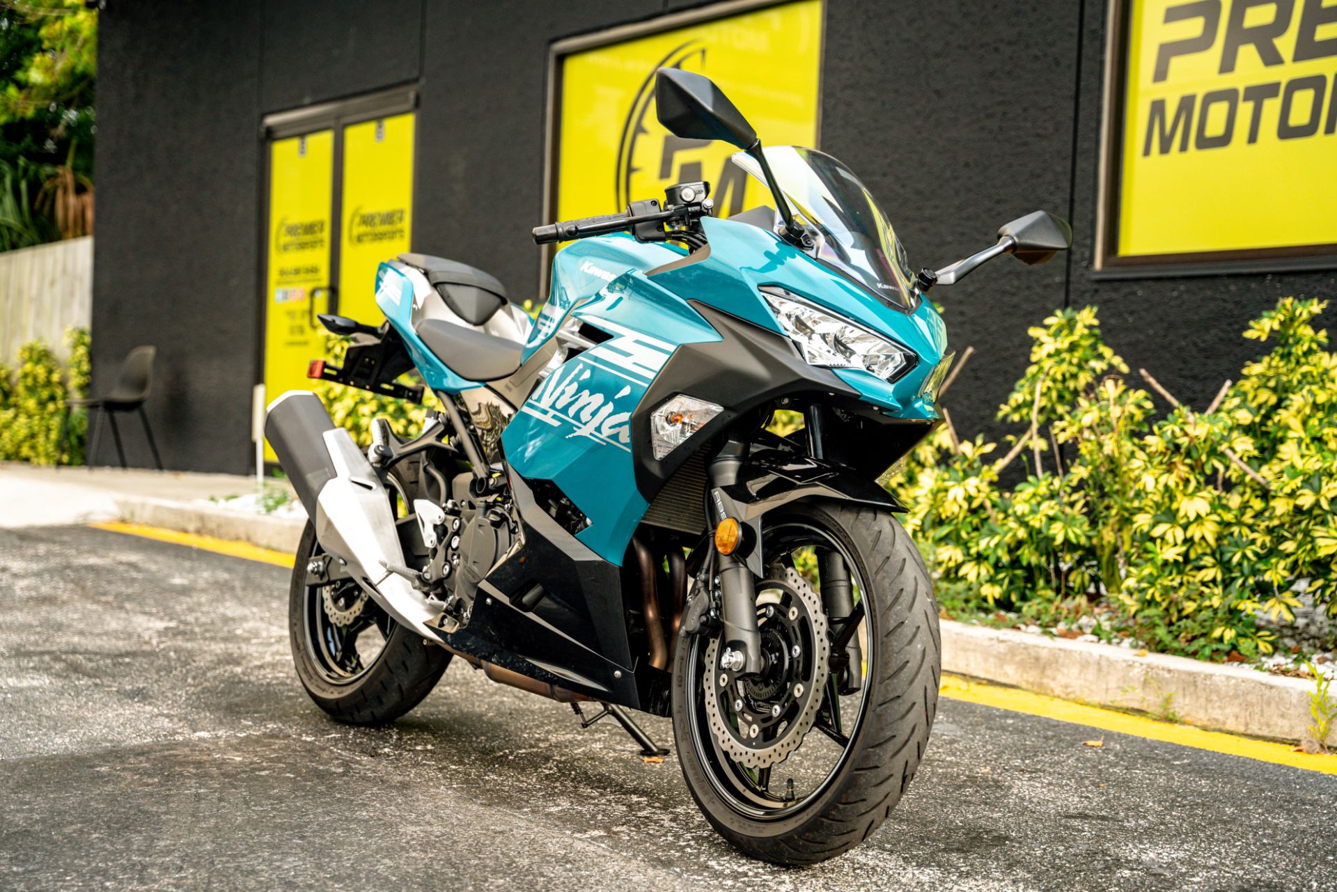 2021 Kawasaki Ninja 400 ABS in Jacksonville, Florida - Photo 5