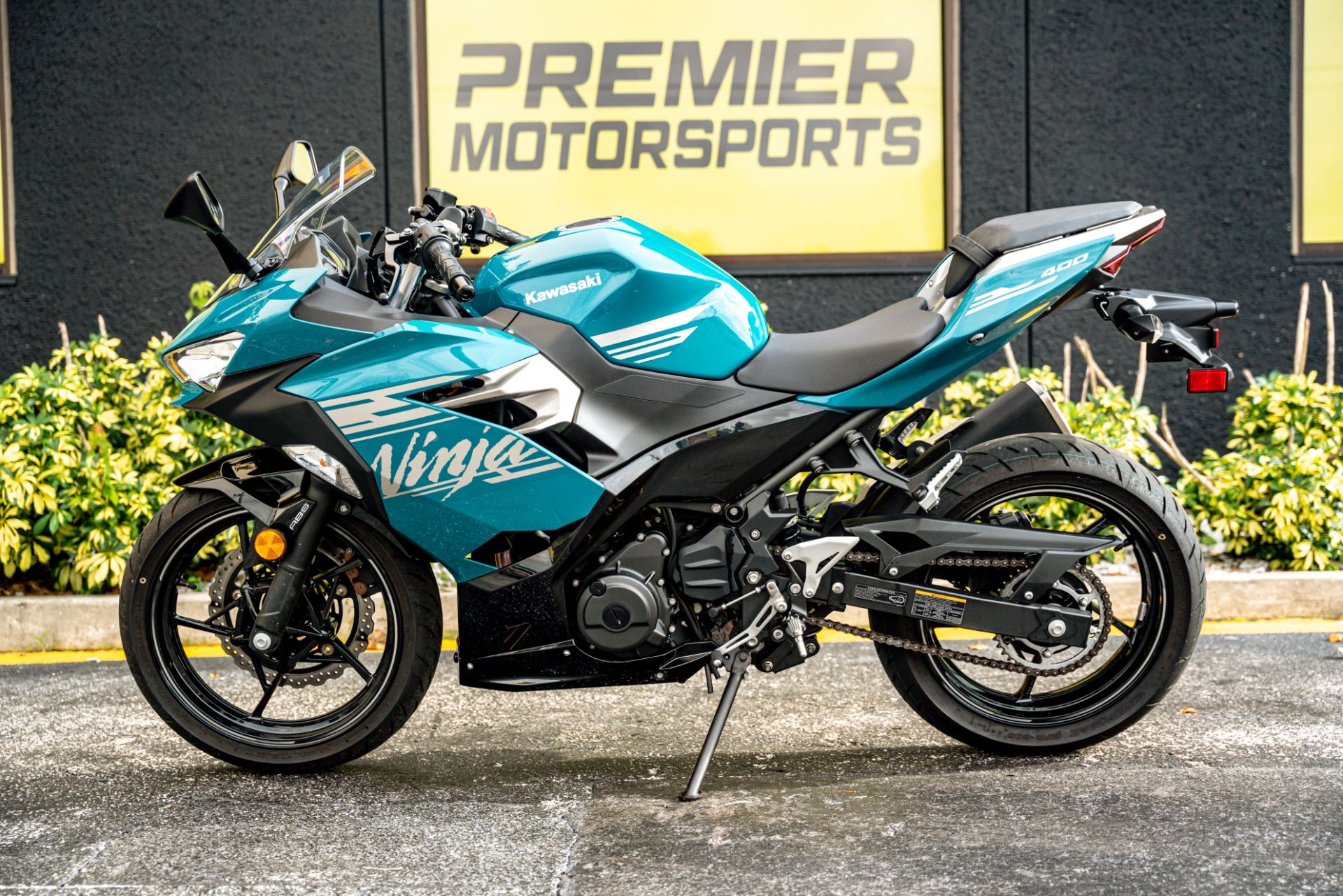 2021 Kawasaki Ninja 400 ABS in Jacksonville, Florida - Photo 12