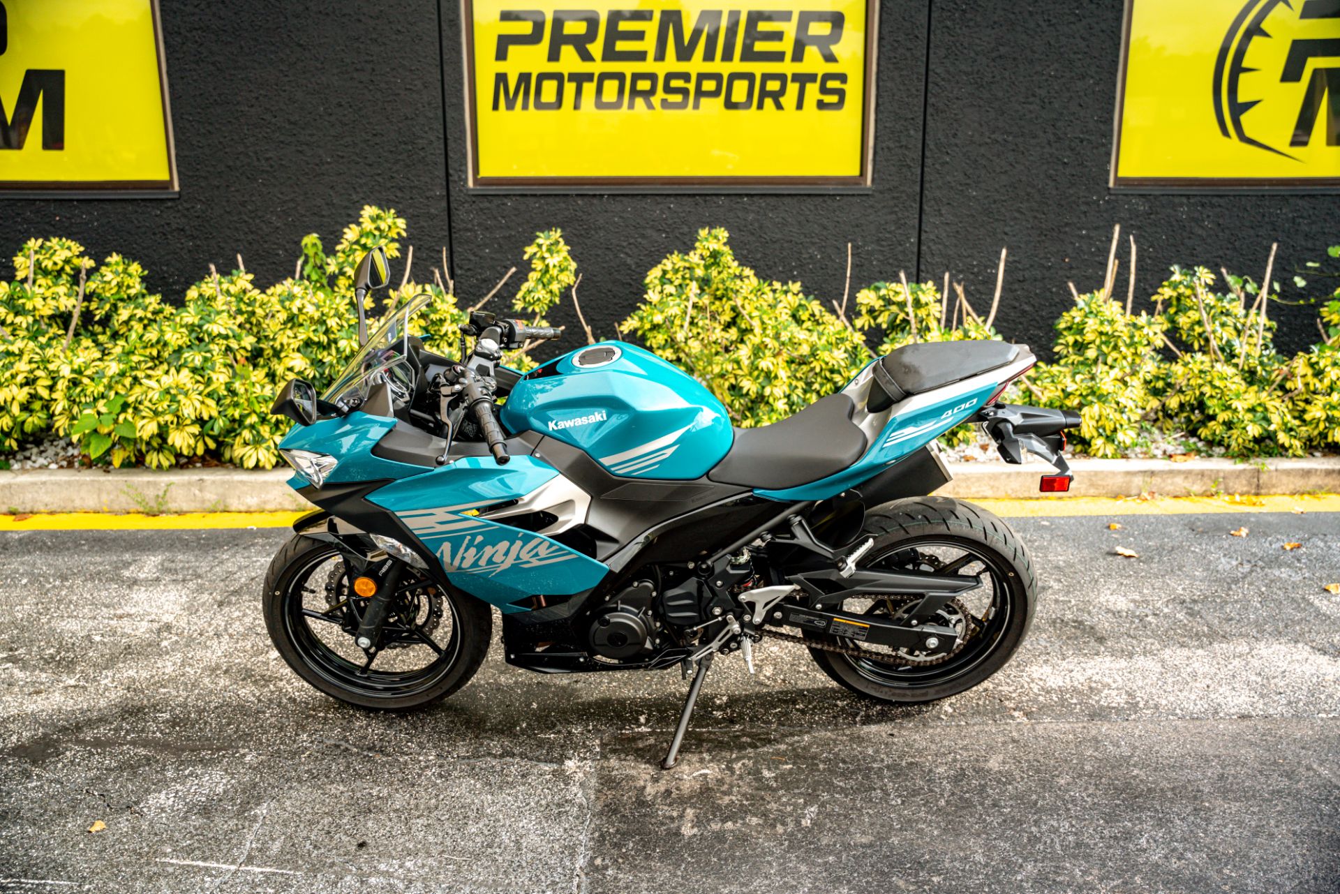 2021 Kawasaki Ninja 400 ABS in Jacksonville, Florida - Photo 13