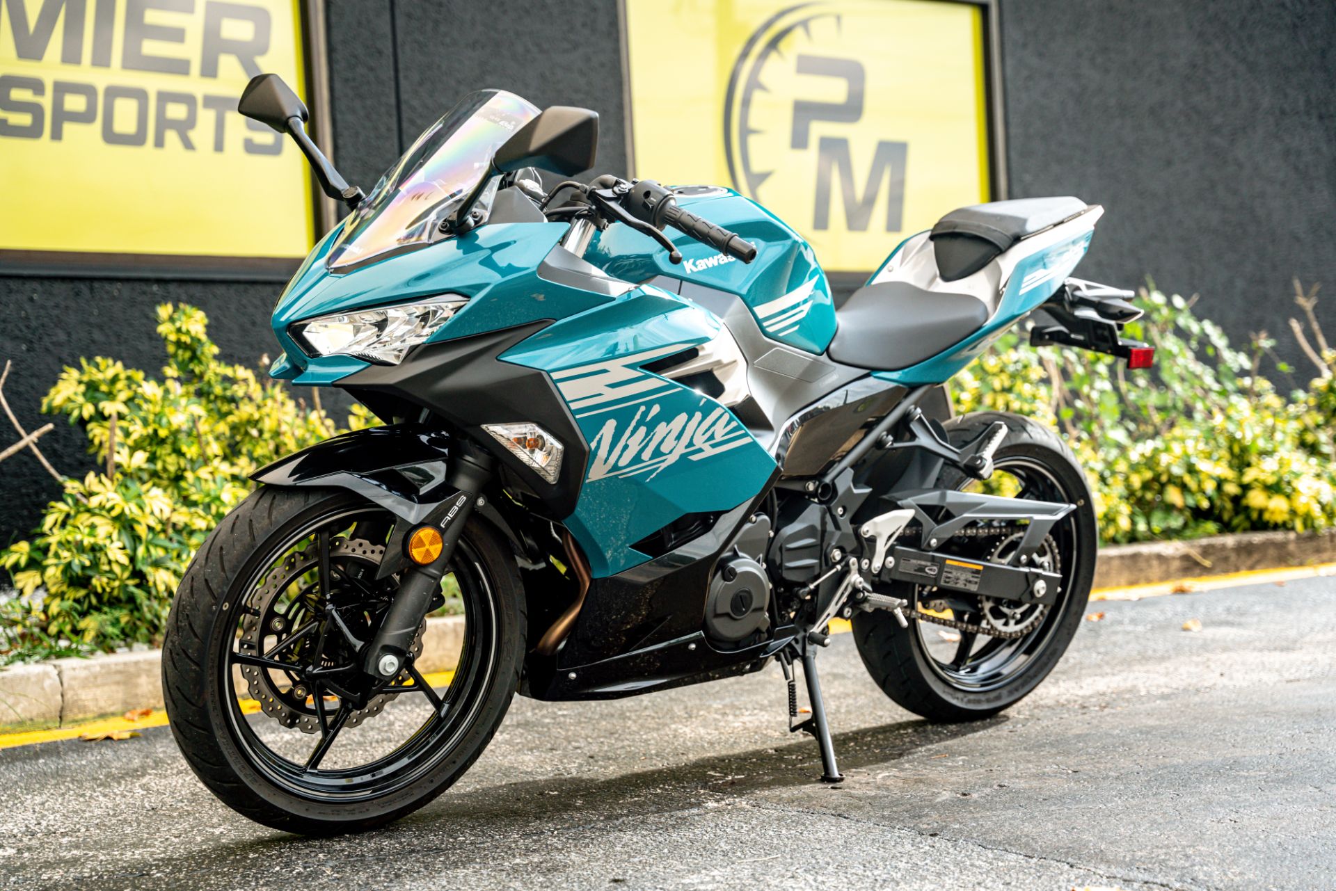 2021 Kawasaki Ninja 400 ABS in Jacksonville, Florida - Photo 14
