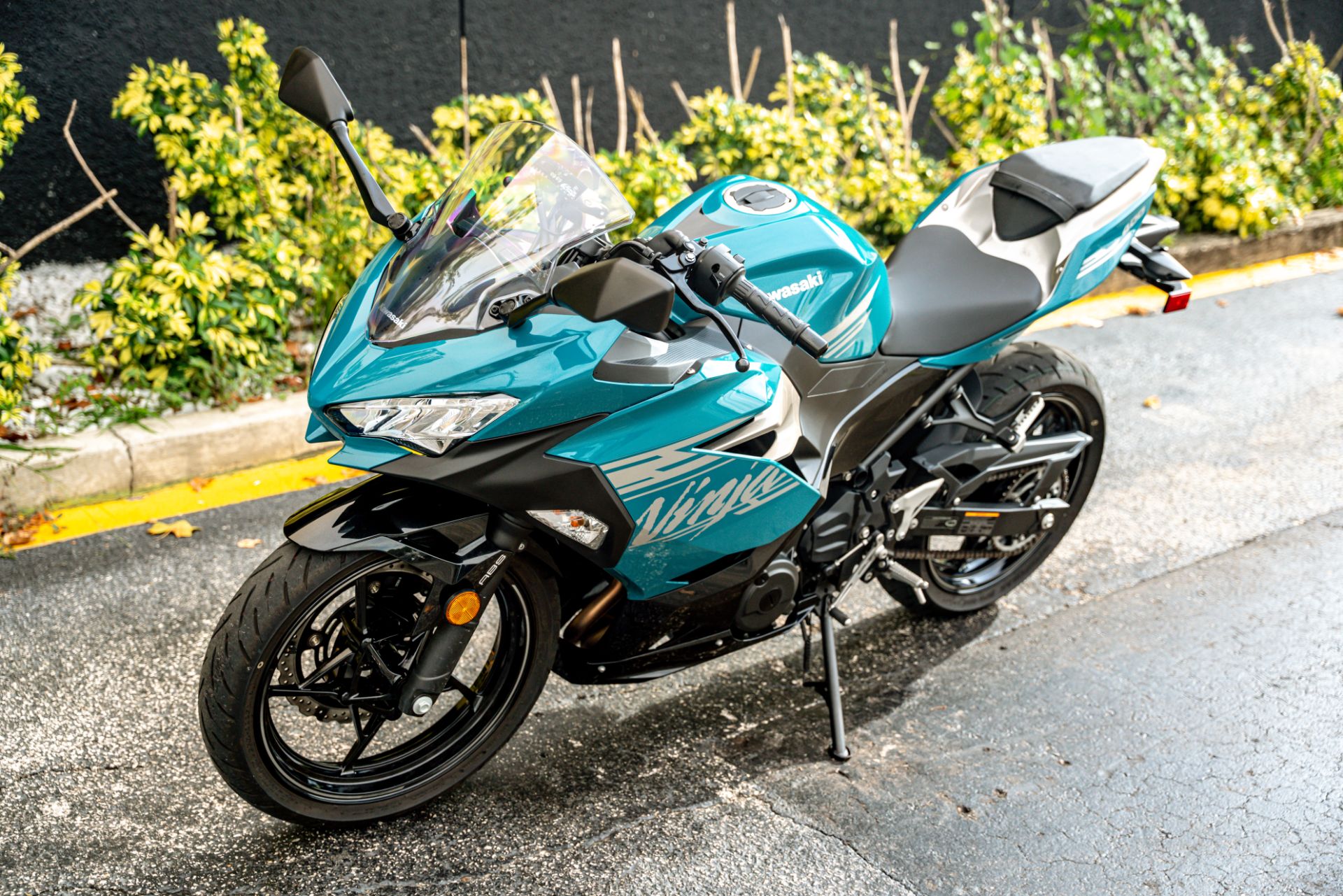 2021 Kawasaki Ninja 400 ABS in Jacksonville, Florida - Photo 15