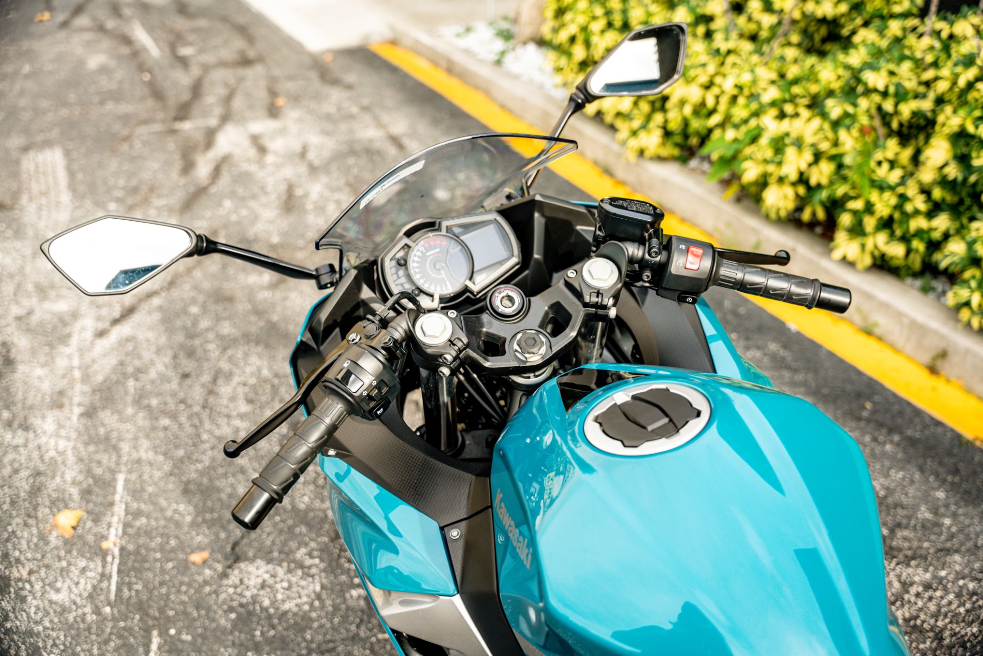 2021 Kawasaki Ninja 400 ABS in Jacksonville, Florida - Photo 21