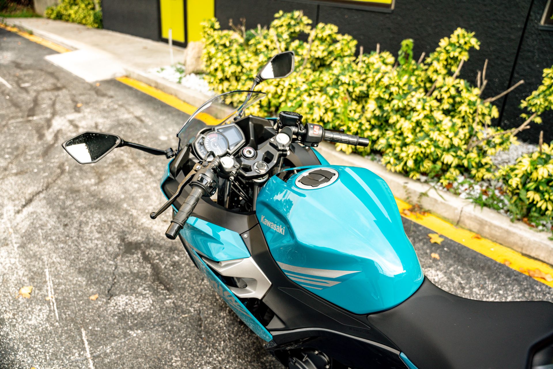 2021 Kawasaki Ninja 400 ABS in Jacksonville, Florida - Photo 22