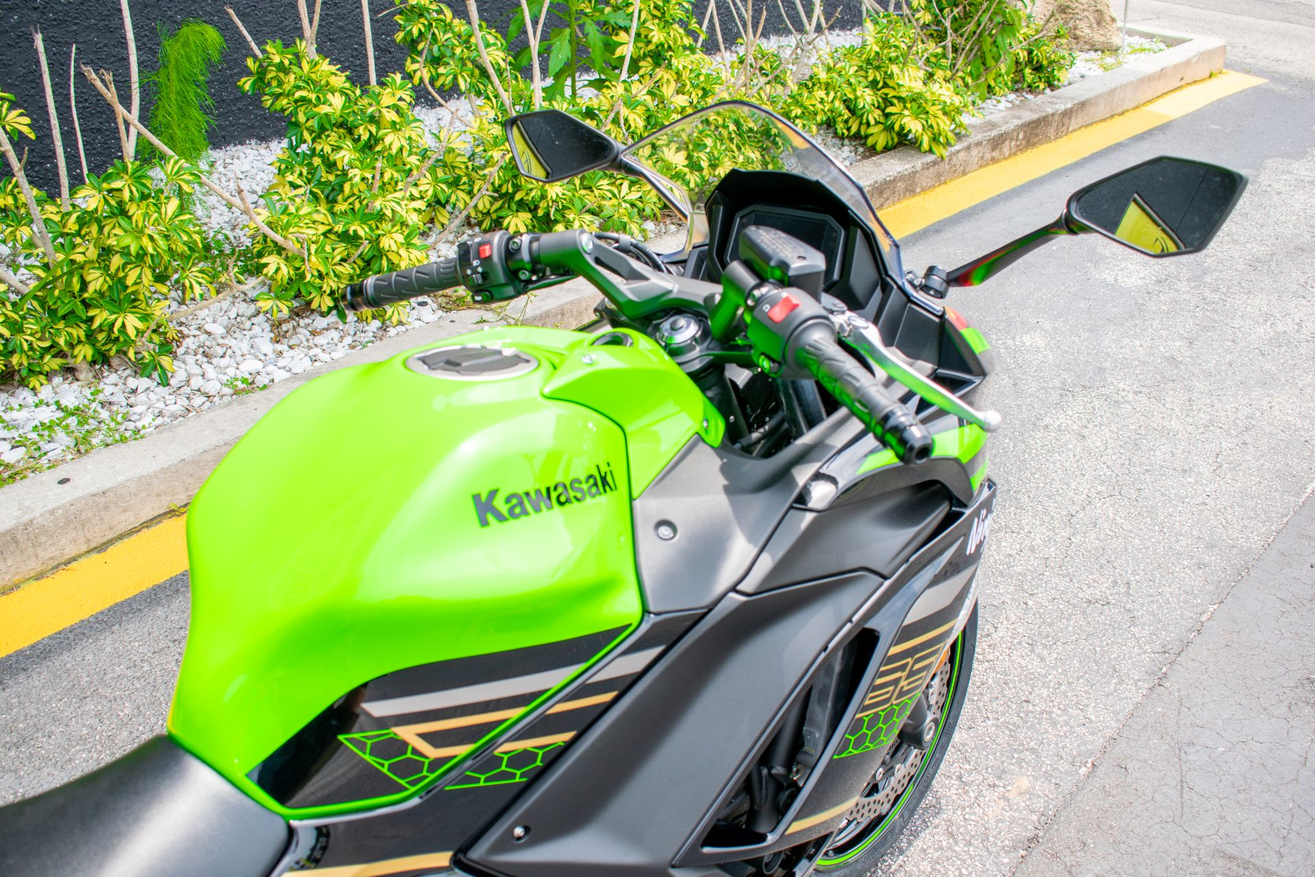 2020 Kawasaki Ninja 650 ABS KRT Edition in Jacksonville, Florida - Photo 11