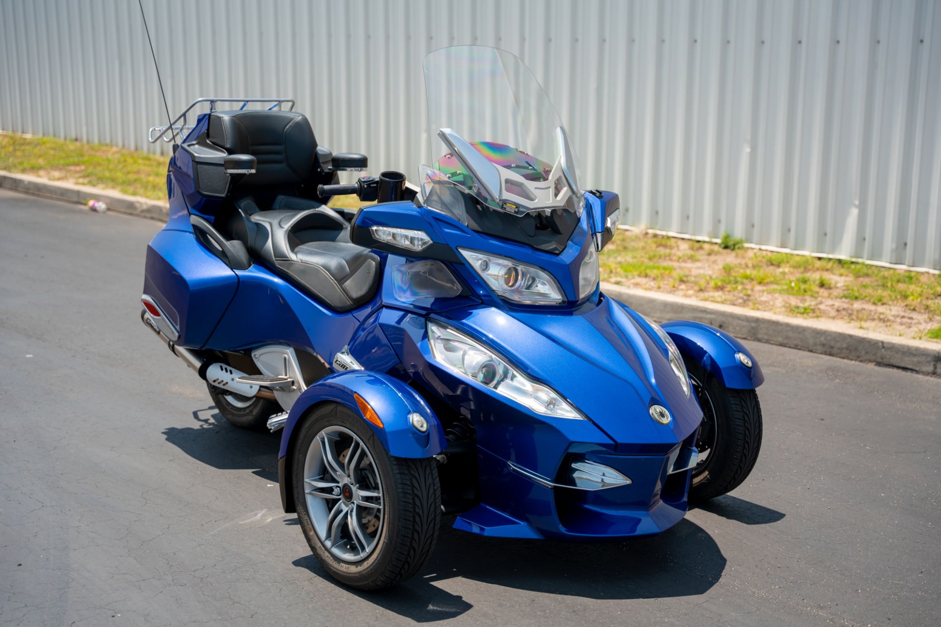 2012 Can-Am Spyder® RT Audio & Convenience in Jacksonville, Florida - Photo 9