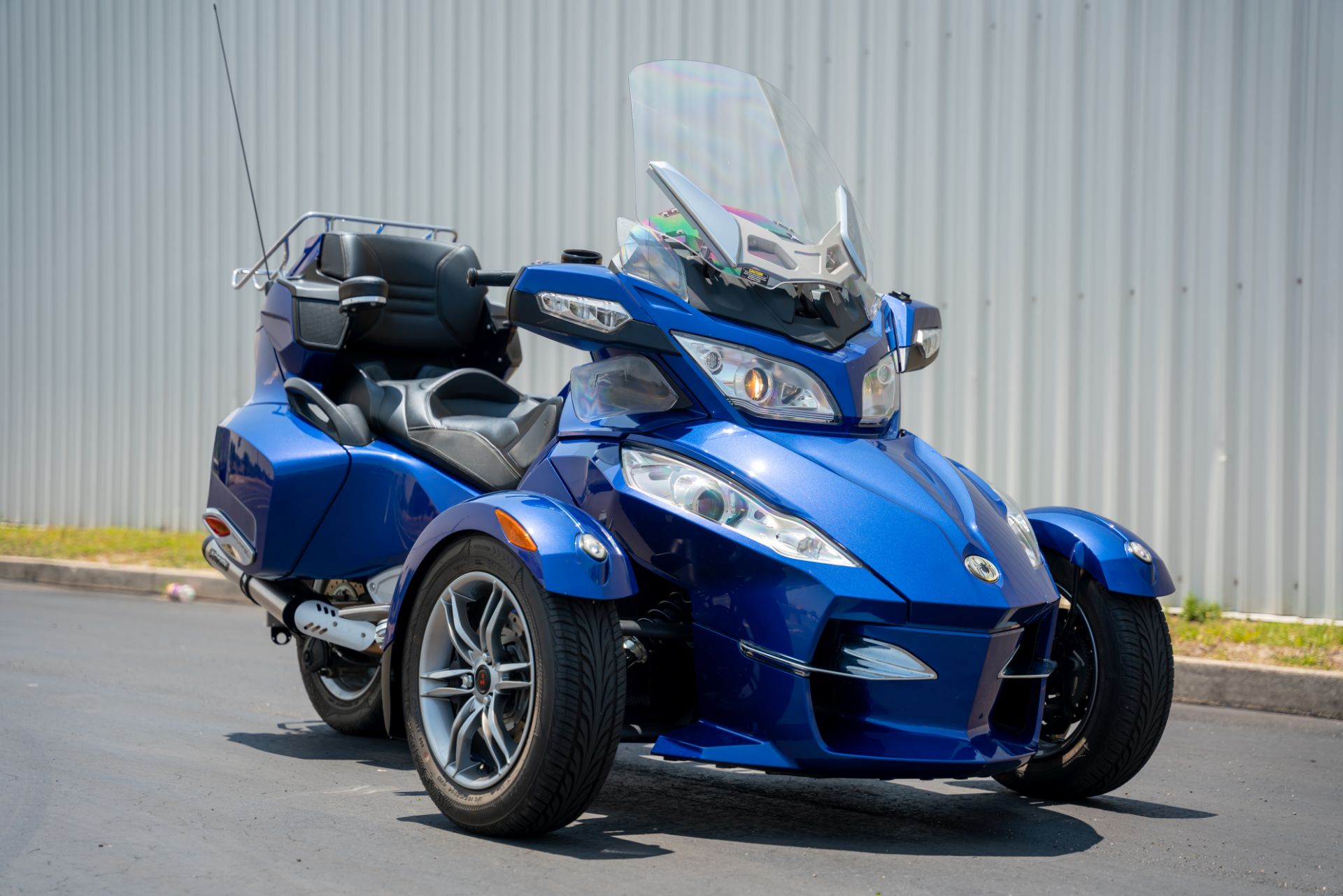 2012 Can-Am Spyder® RT Audio & Convenience in Jacksonville, Florida - Photo 18