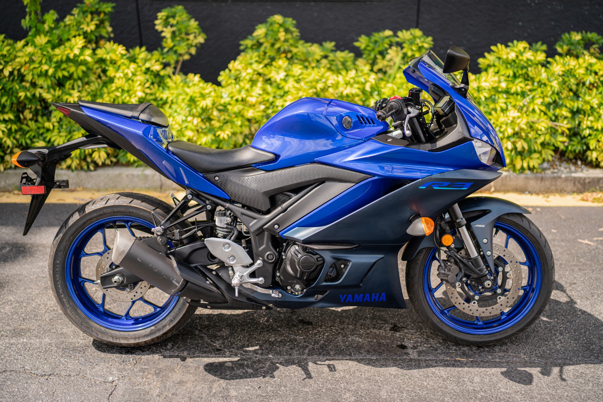 2022 Yamaha YZF-R3 ABS in Jacksonville, Florida - Photo 2