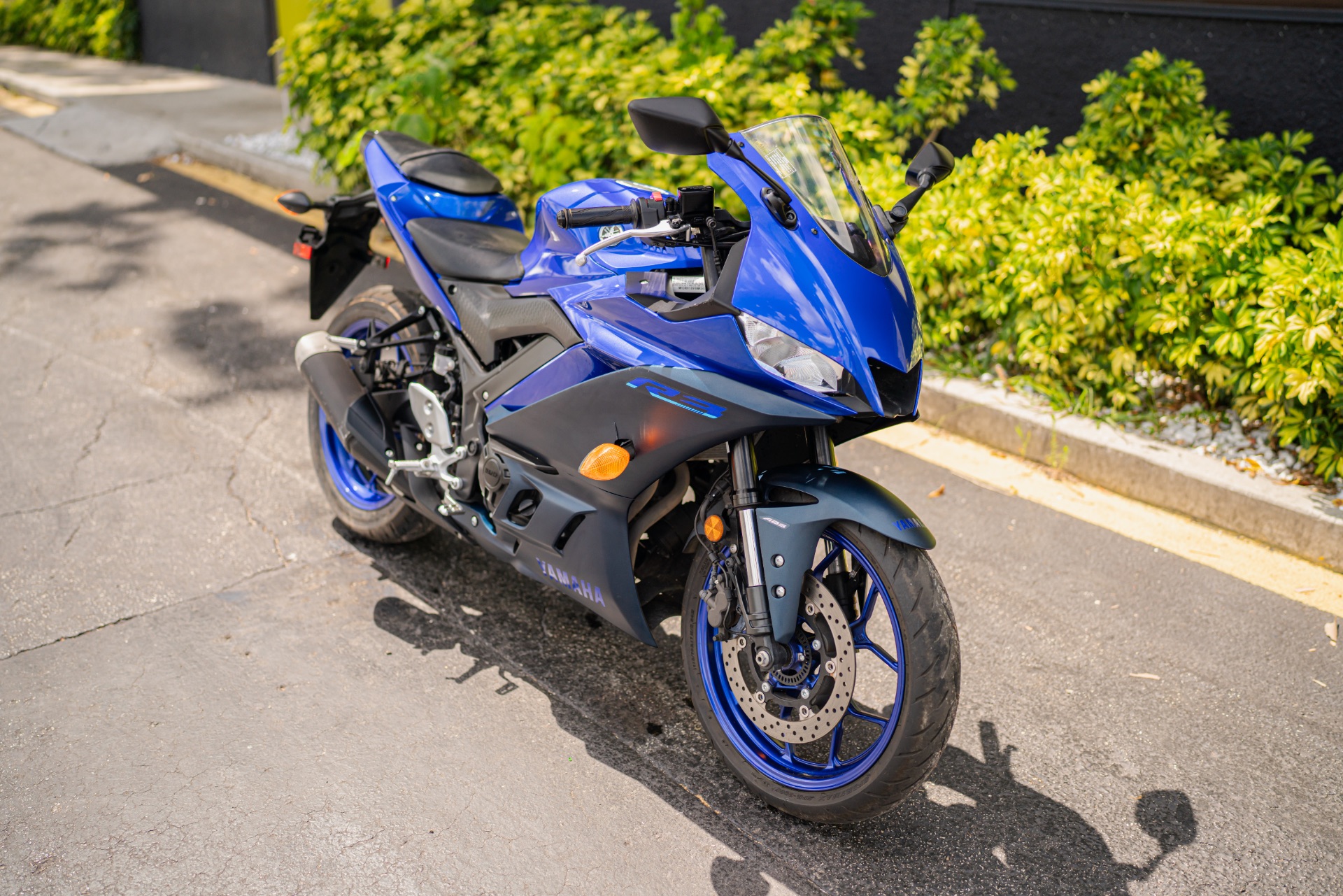 2022 Yamaha YZF-R3 ABS in Jacksonville, Florida - Photo 6