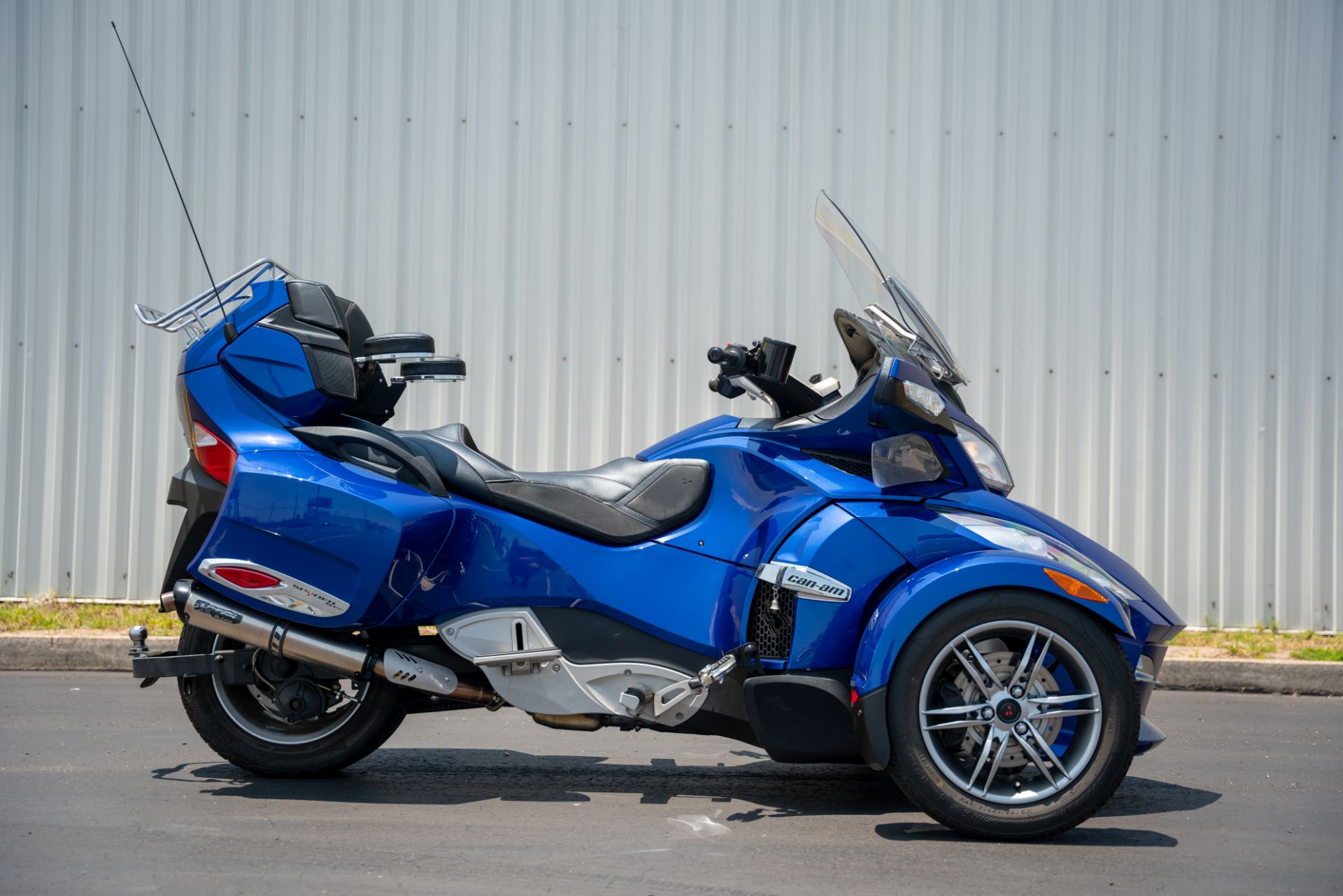 2012 Can-Am Spyder® RT Audio & Convenience in Jacksonville, Florida - Photo 14