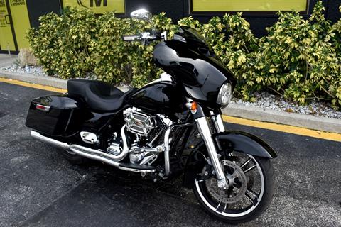 2016 Harley-Davidson Street Glide® Special in Jacksonville, Florida - Photo 13