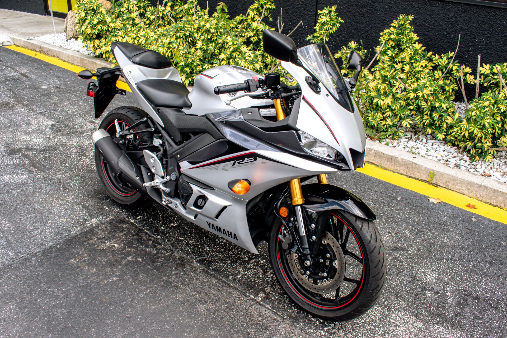 2020 Yamaha YZF-R3 ABS in Jacksonville, Florida - Photo 6