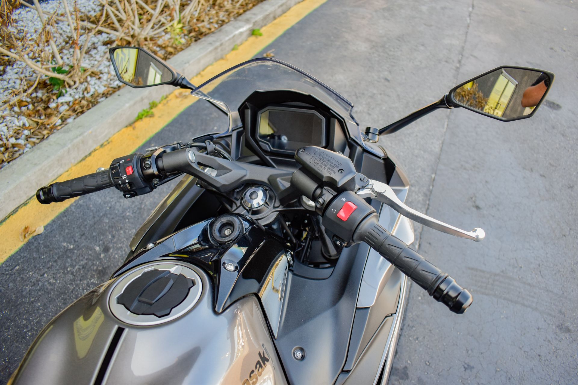 2021 Kawasaki Ninja 650 ABS in Jacksonville, Florida - Photo 10