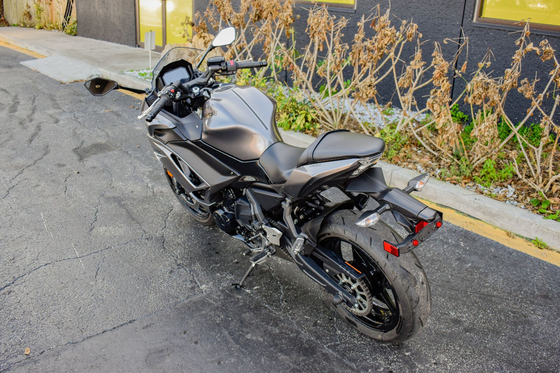 2021 Kawasaki Ninja 650 ABS in Jacksonville, Florida - Photo 17