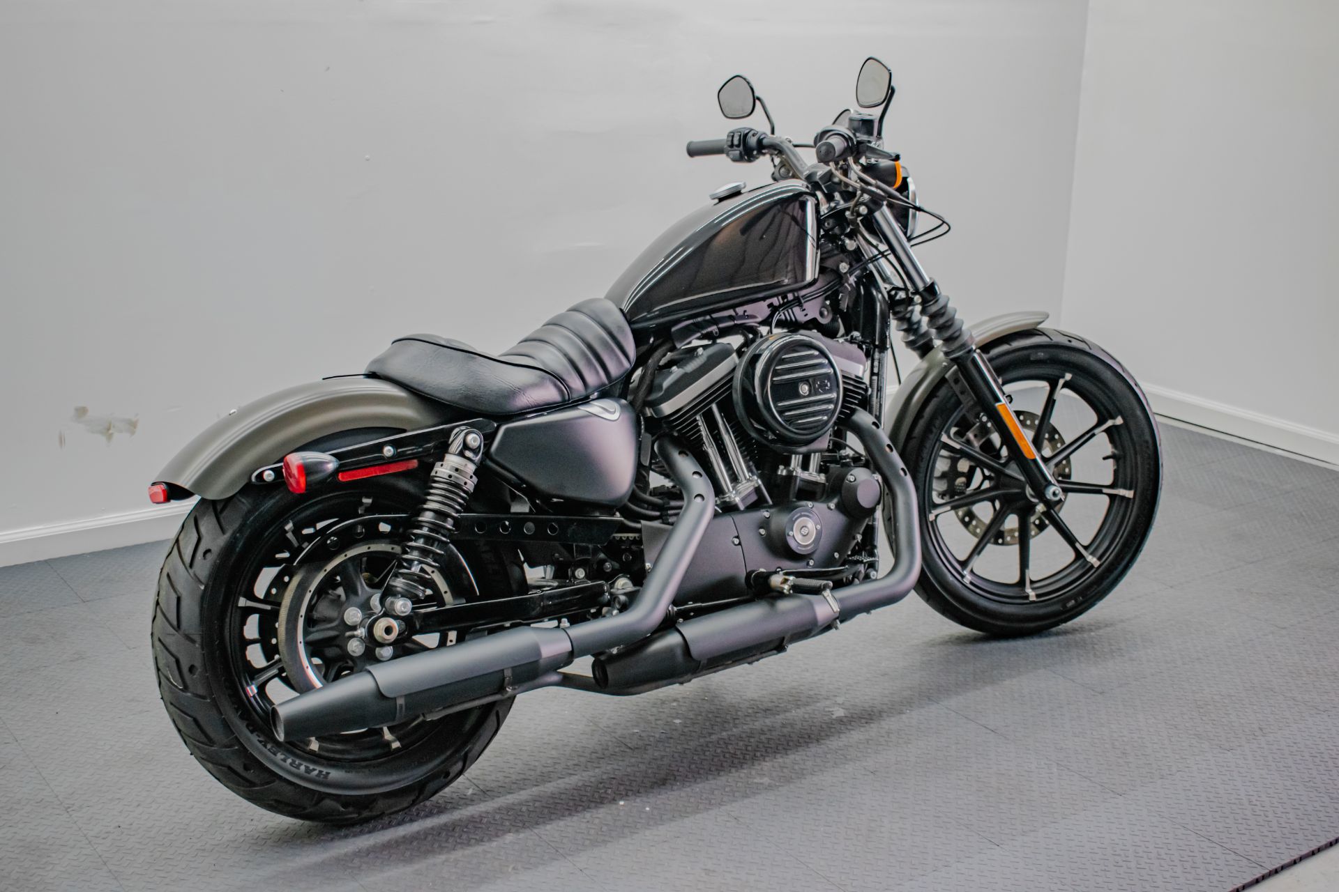 2018 Harley-Davidson Iron 883™ in Jacksonville, Florida - Photo 8
