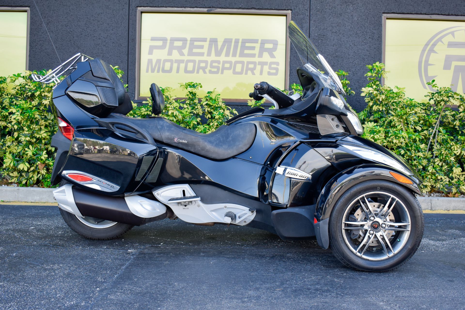 2011 Can-Am Spyder® RT SM5 in Jacksonville, Florida - Photo 1