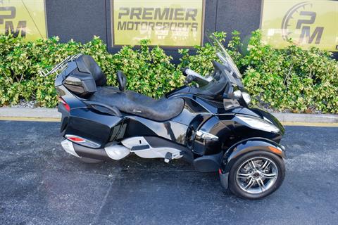 2011 Can-Am Spyder® RT SM5 in Jacksonville, Florida - Photo 2