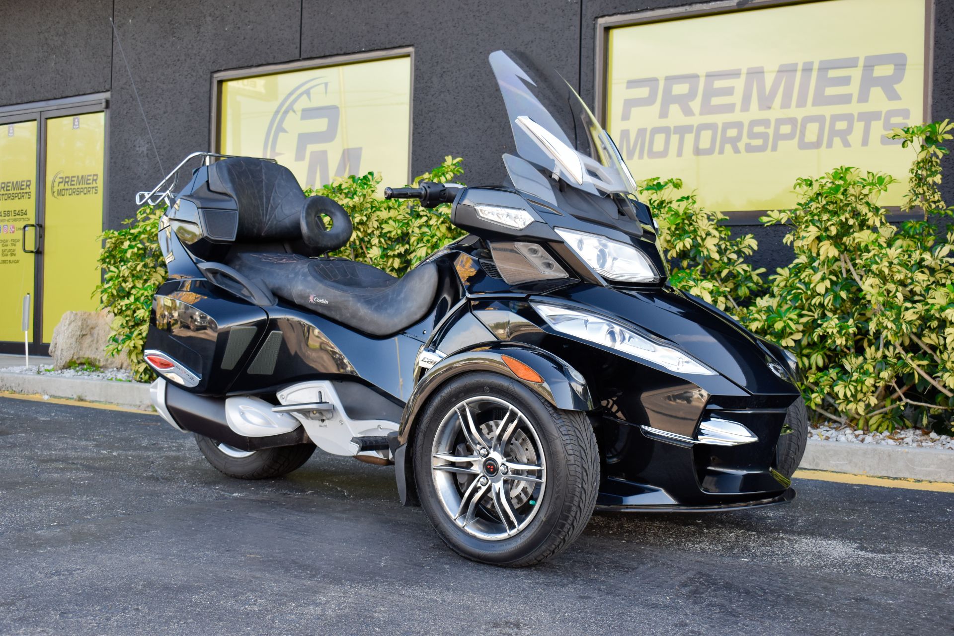 2011 Can-Am Spyder® RT SM5 in Jacksonville, Florida - Photo 5