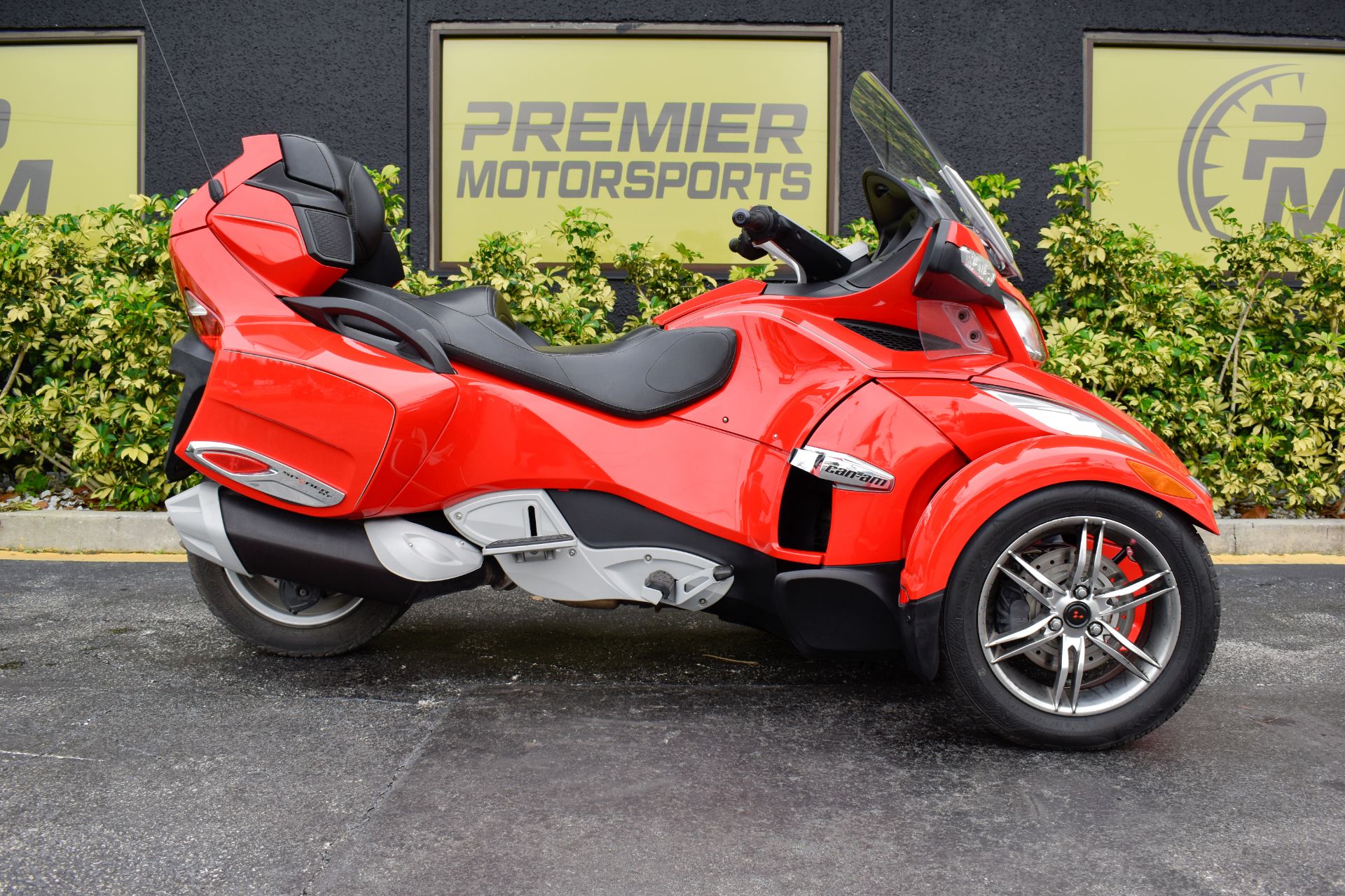2011 Can-Am Spyder® RT SM5 in Jacksonville, Florida - Photo 1