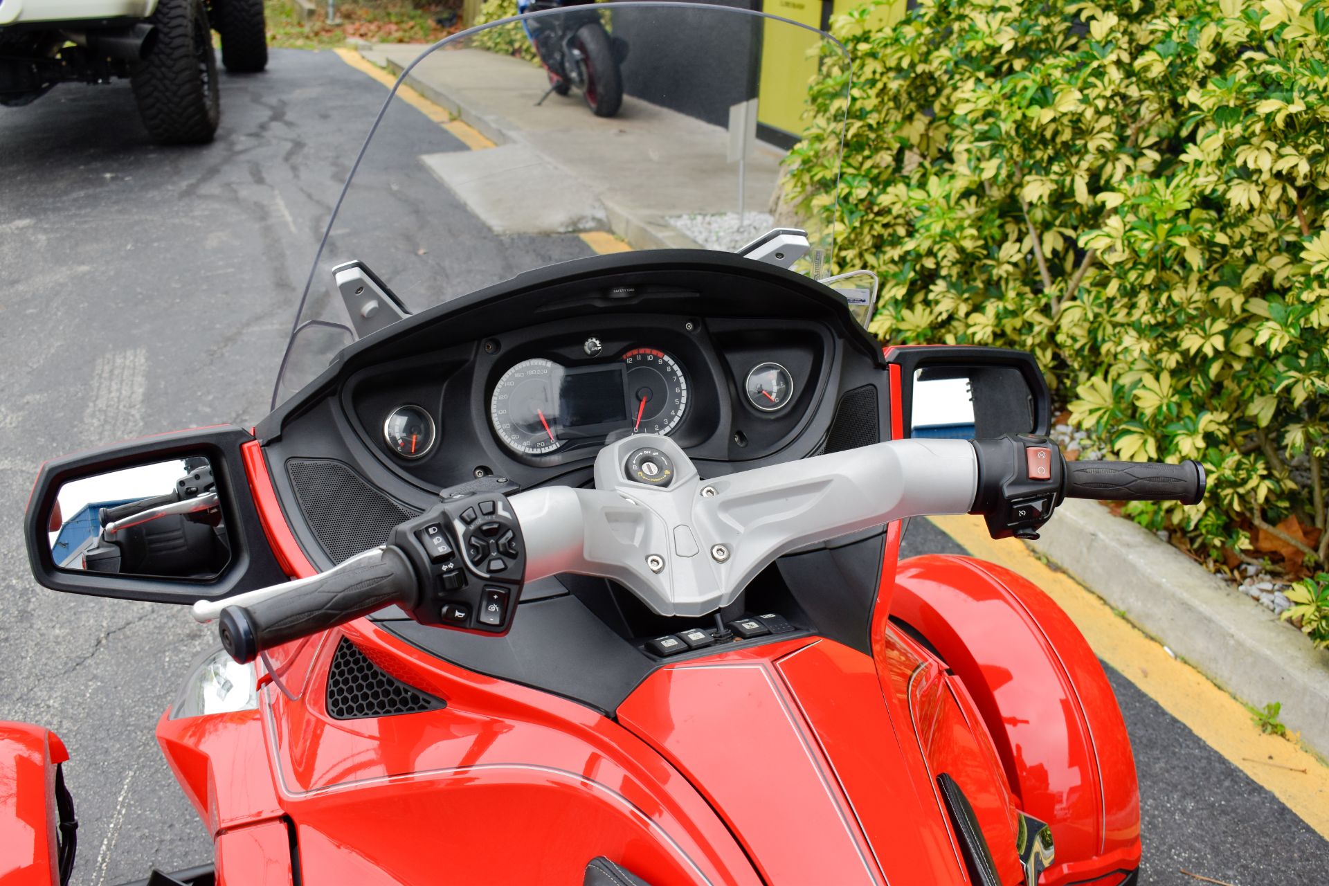 2011 Can-Am Spyder® RT SM5 in Jacksonville, Florida - Photo 21
