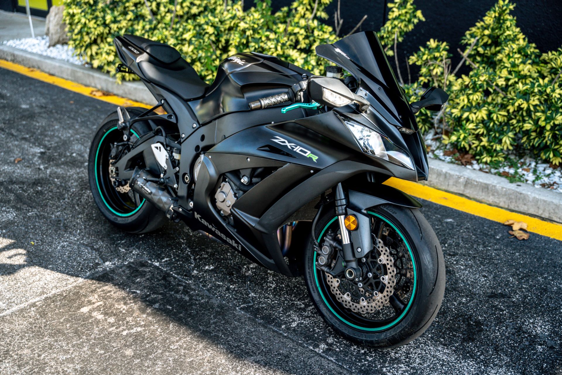 2015 Kawasaki Ninja® ZX™-10R in Jacksonville, Florida - Photo 6