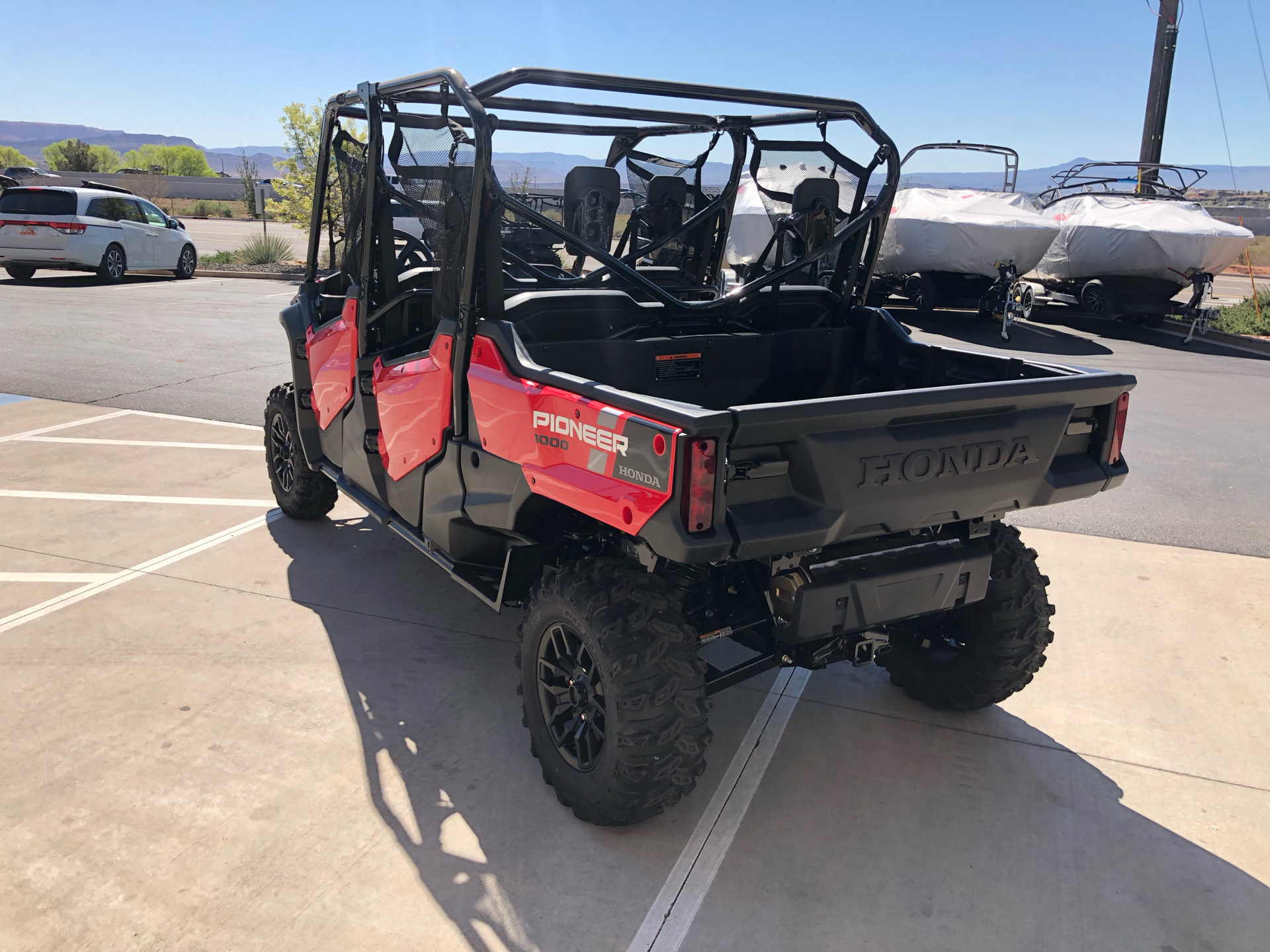 2024 Honda Pioneer 1000-6 Deluxe Crew in Saint George, Utah - Photo 4