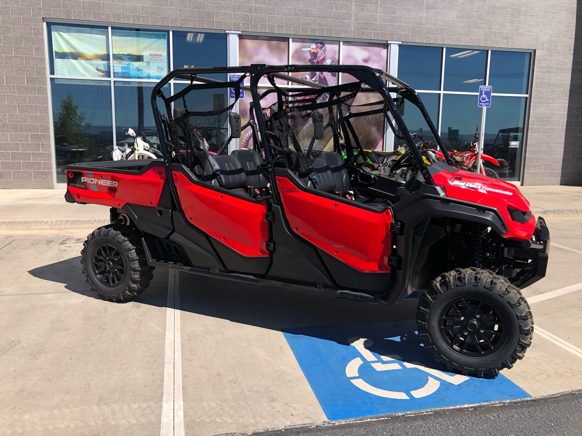 2024 Honda Pioneer 1000-6 Deluxe Crew in Saint George, Utah - Photo 8