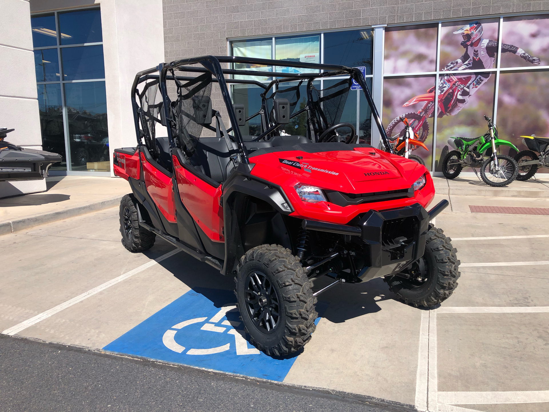 2024 Honda Pioneer 1000-6 Deluxe Crew in Saint George, Utah - Photo 9