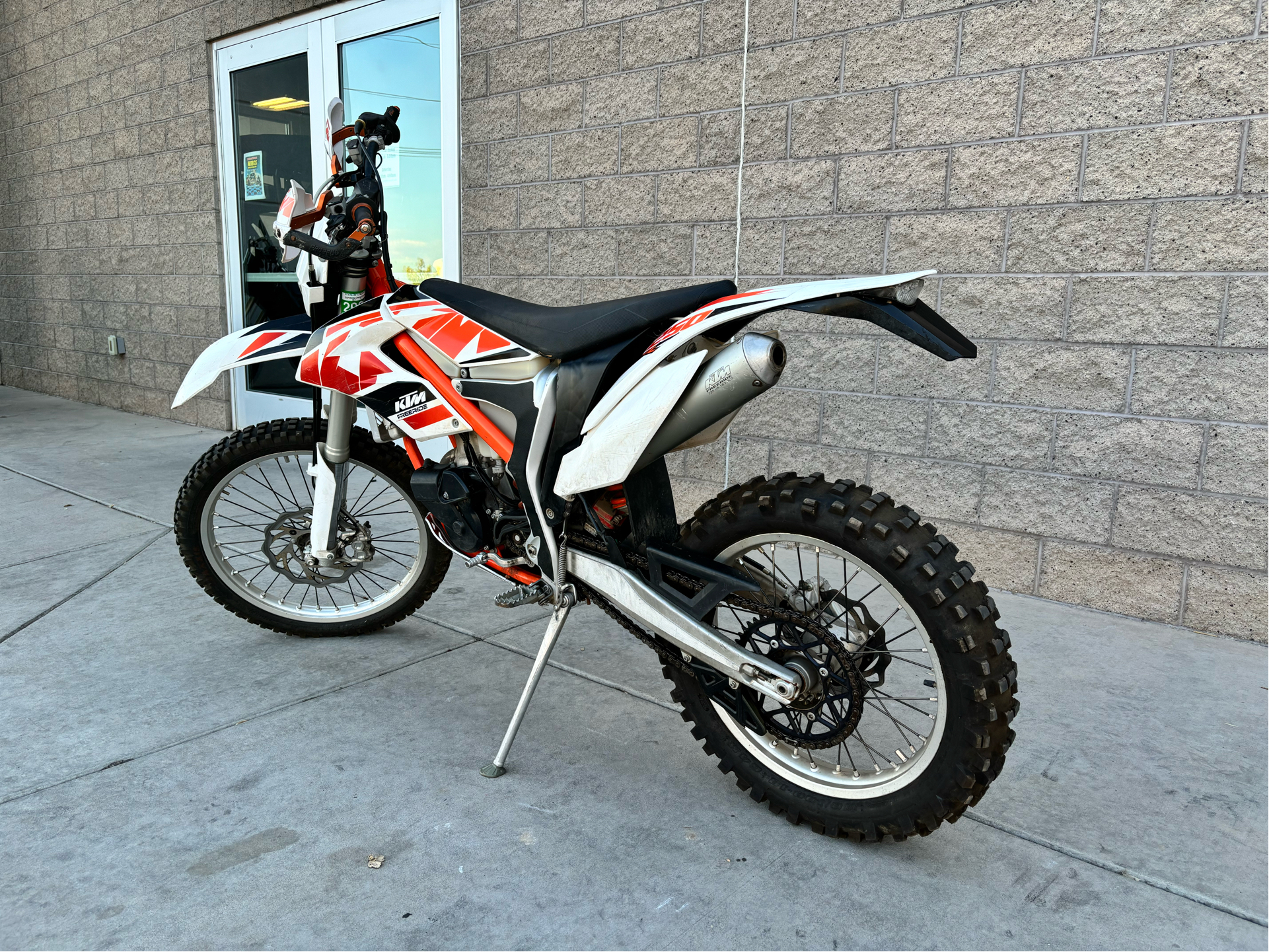 2017 KTM Freeride 250 R in Saint George, Utah - Photo 2