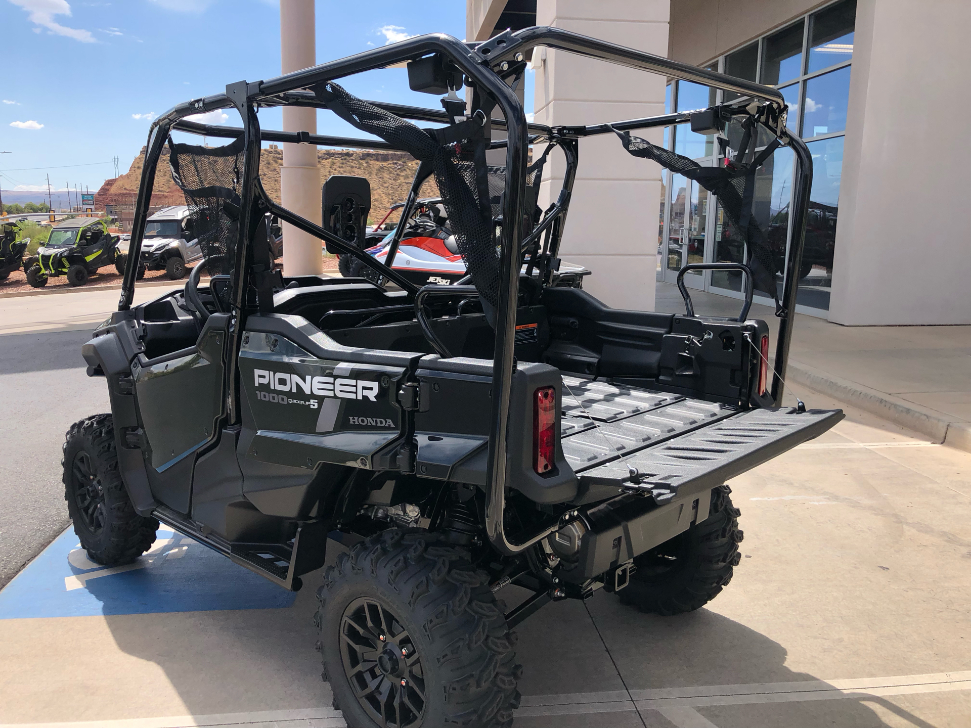 2024 Honda Pioneer 1000-5 Deluxe in Saint George, Utah - Photo 5