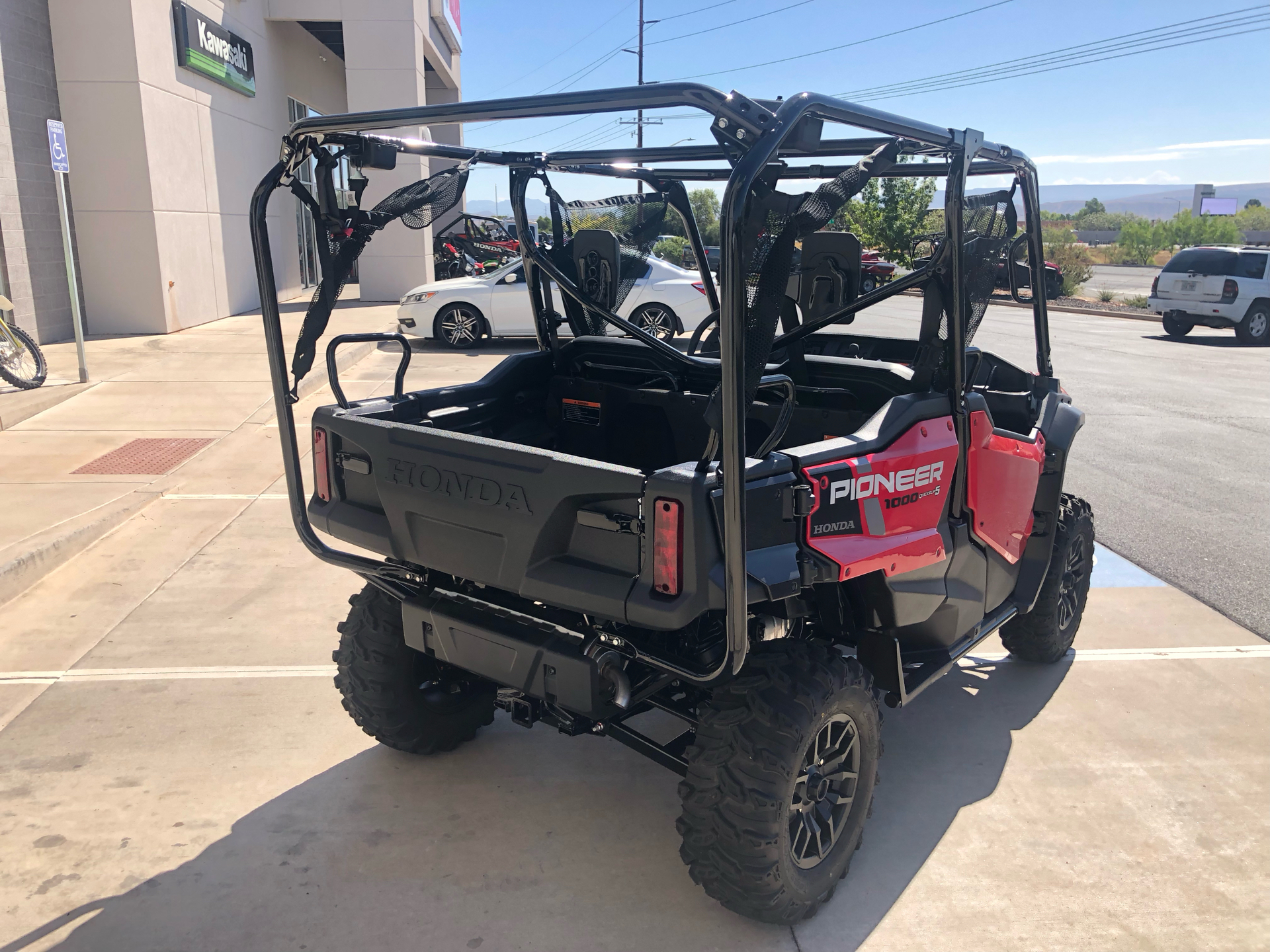 2024 Honda Pioneer 1000-5 Deluxe in Saint George, Utah - Photo 7