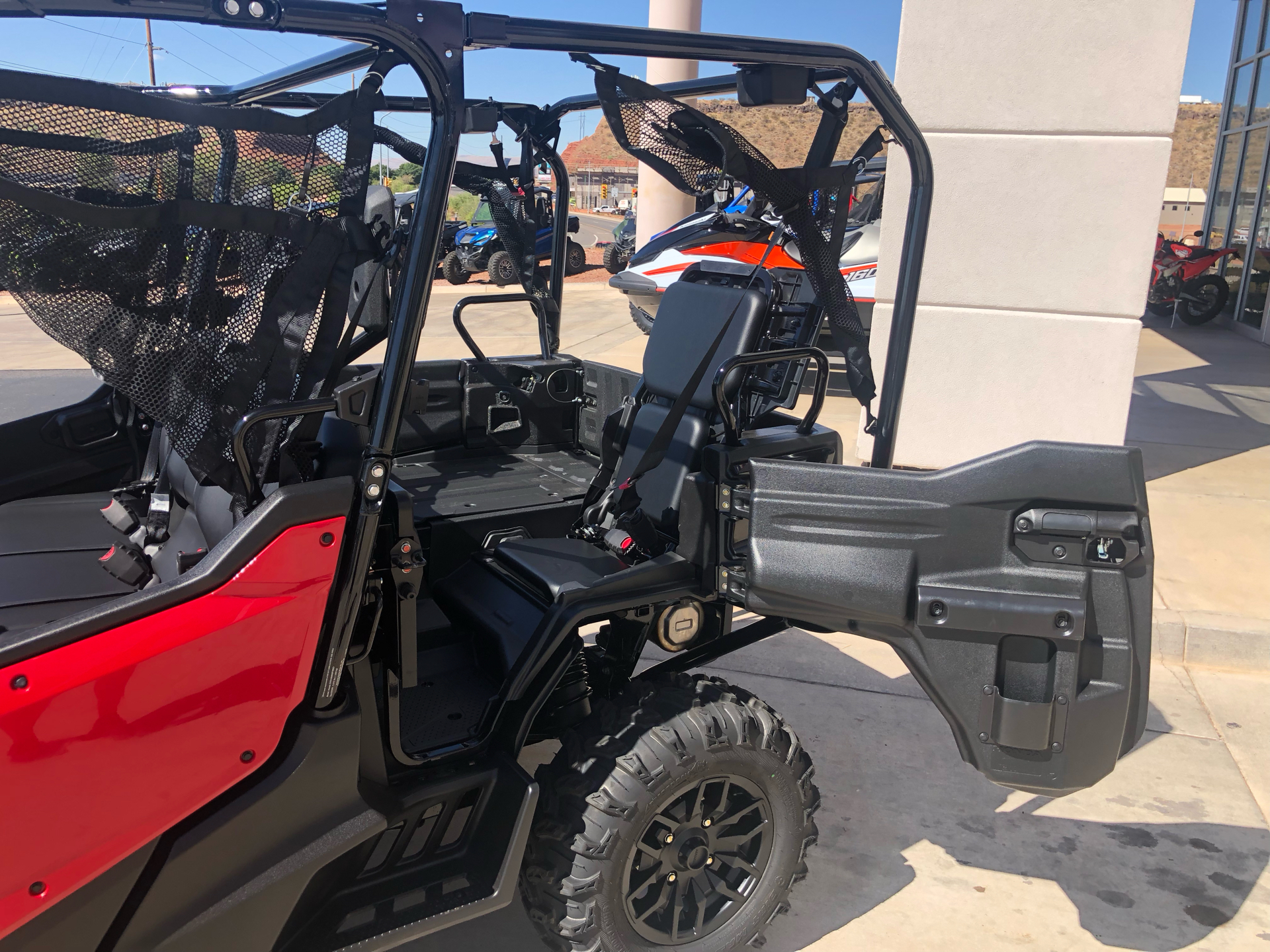 2024 Honda Pioneer 1000-5 Deluxe in Saint George, Utah - Photo 15