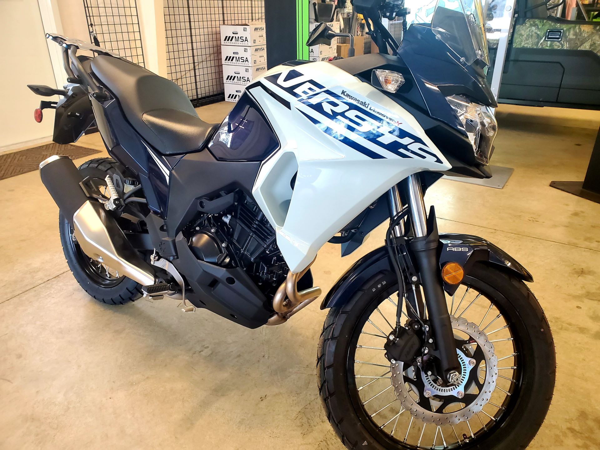 Geología popurrí suizo New 2022 Kawasaki Versys-X 300 ABS | Motorcycles in Pearl MS | KAWA12752  Metallic Ocean Blue / Pearl Robotic White